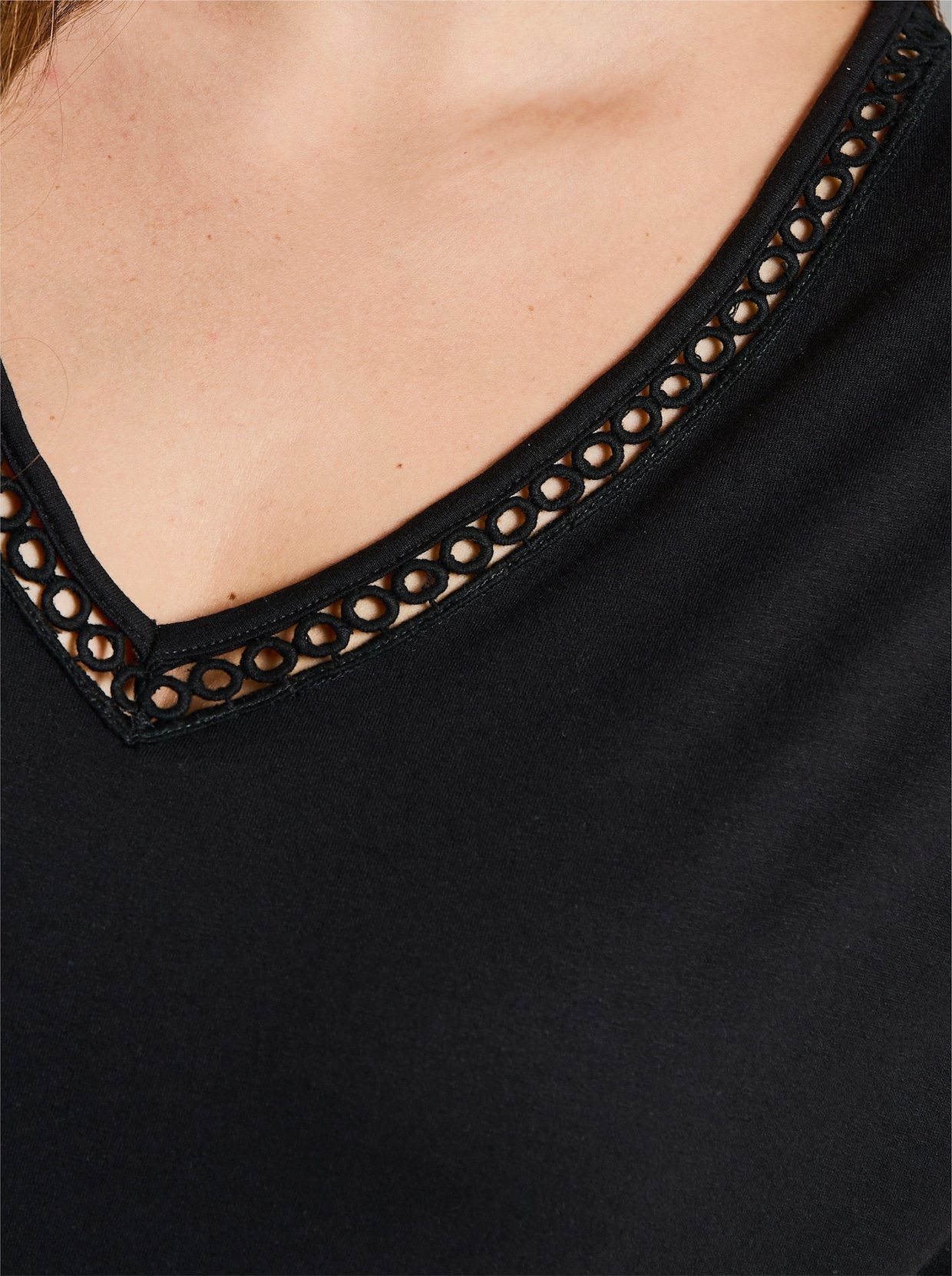 sheego Longshirt mit Quasten - schwarz