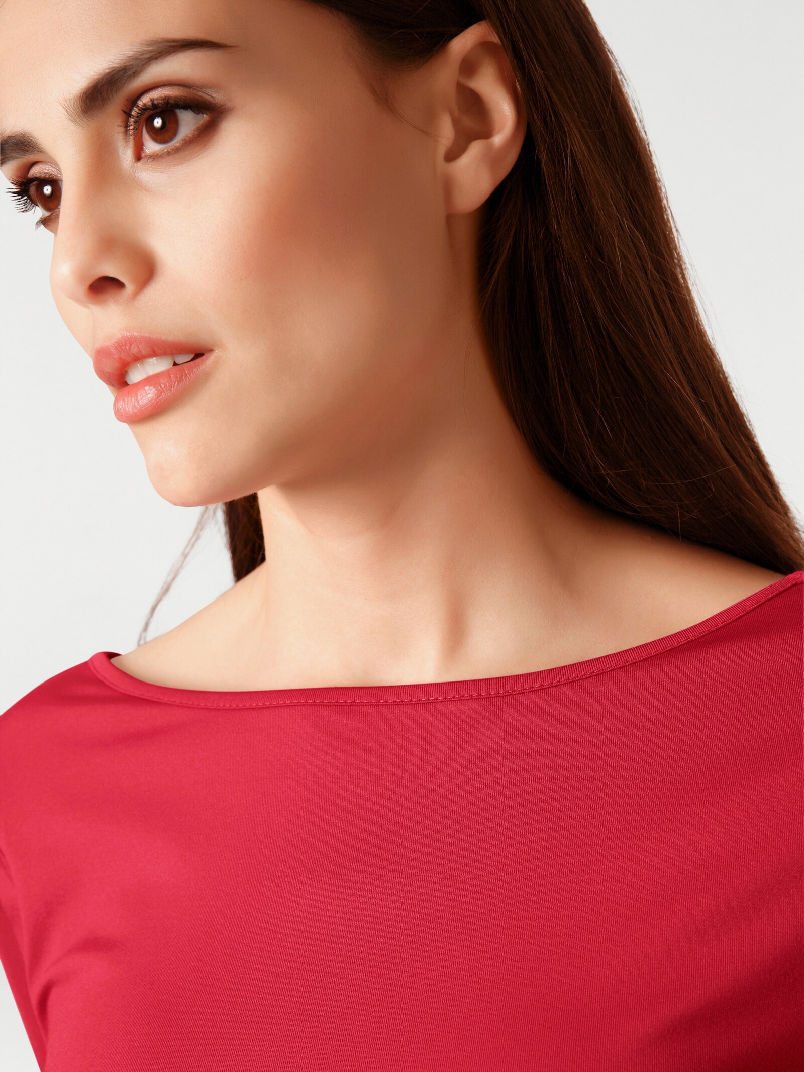 heine Kurzarmshirt mit V-Ausschnitt hinten - rot
