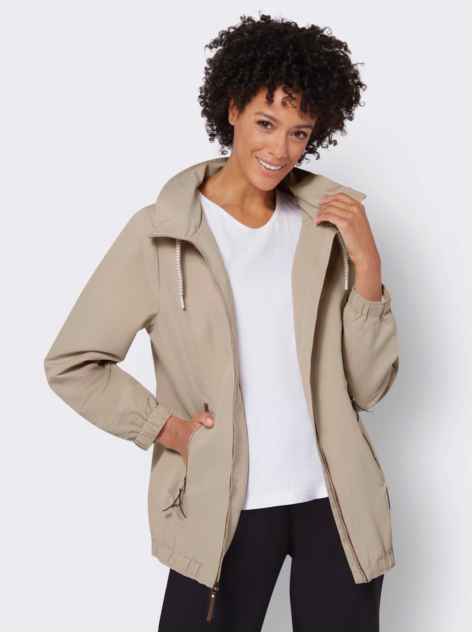 Freizeitjacke mit Lederimitat-Paspeln - beige