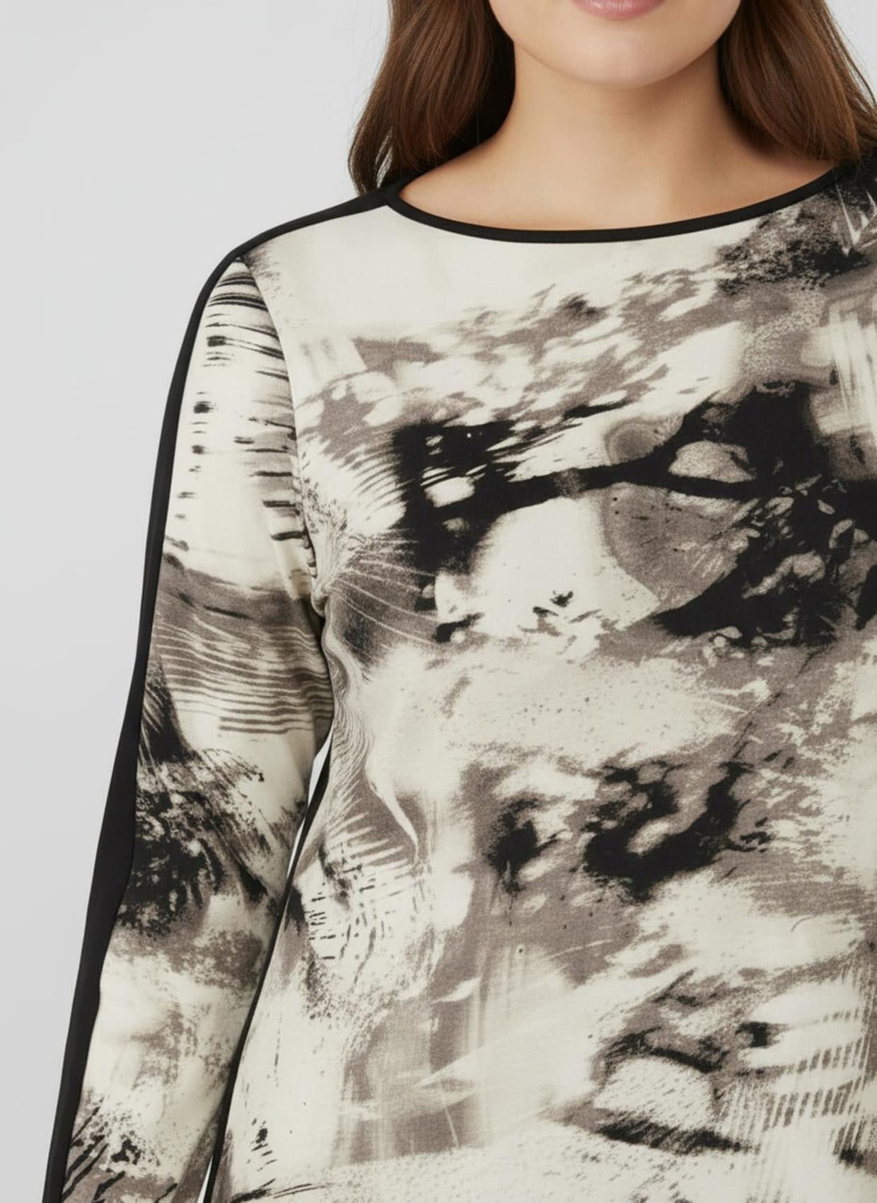 Langarmshirt mit U-Boot-Ausschnitt - sand-schwarz-bedruckt