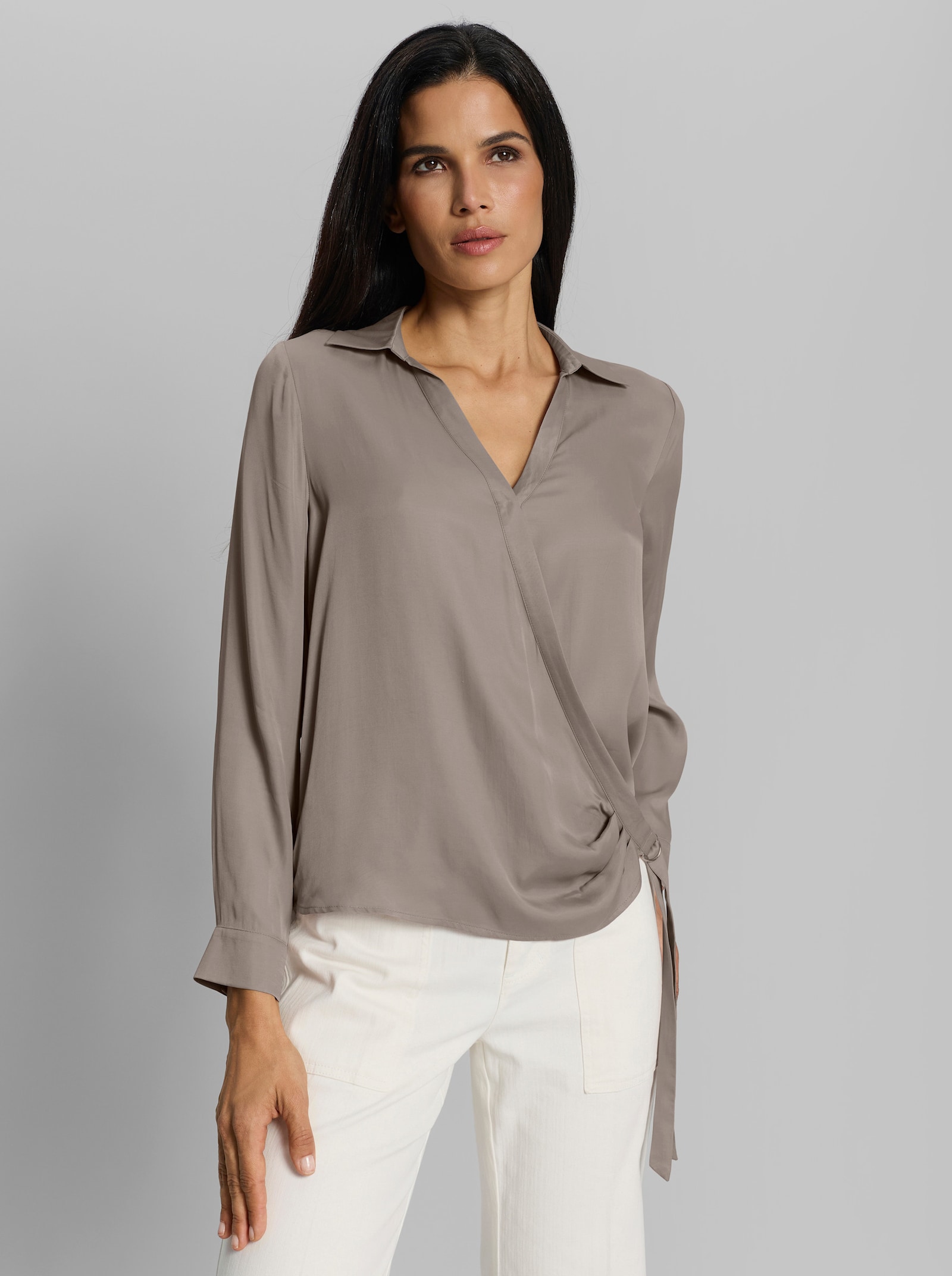 heine Wickelbluse aus schimmernder VIskose - taupe