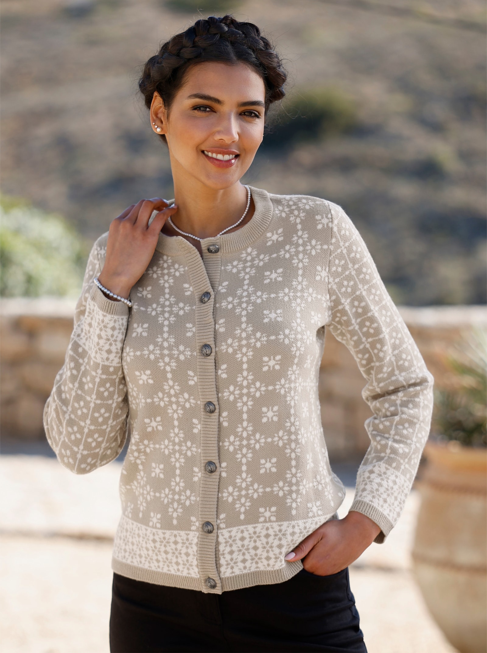 Žakárový pletený kabátek s krojovými knoflíky - sezamová-šampaňská-vzor