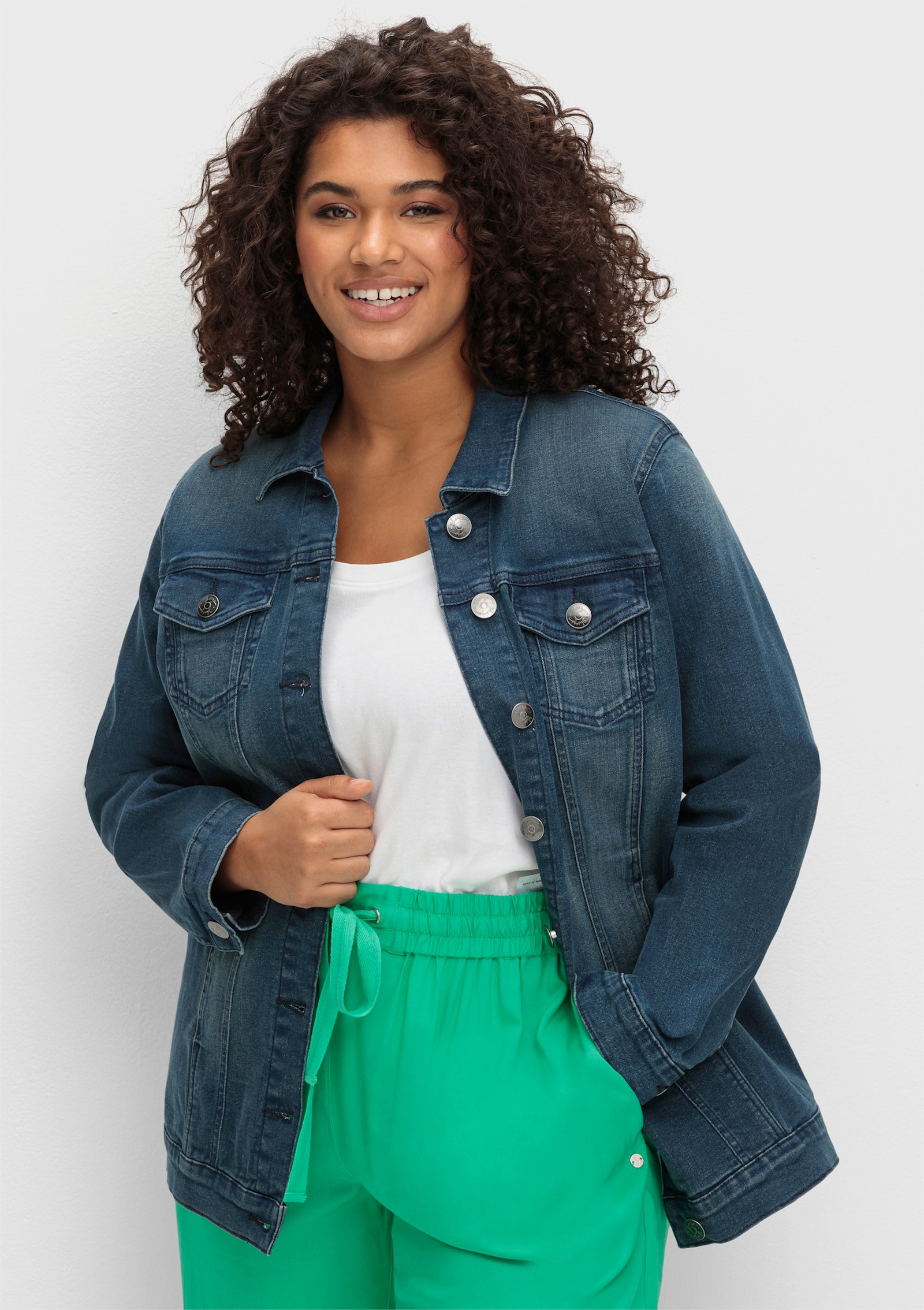 sheego Jeansjacke in taillierter Form - blue denim