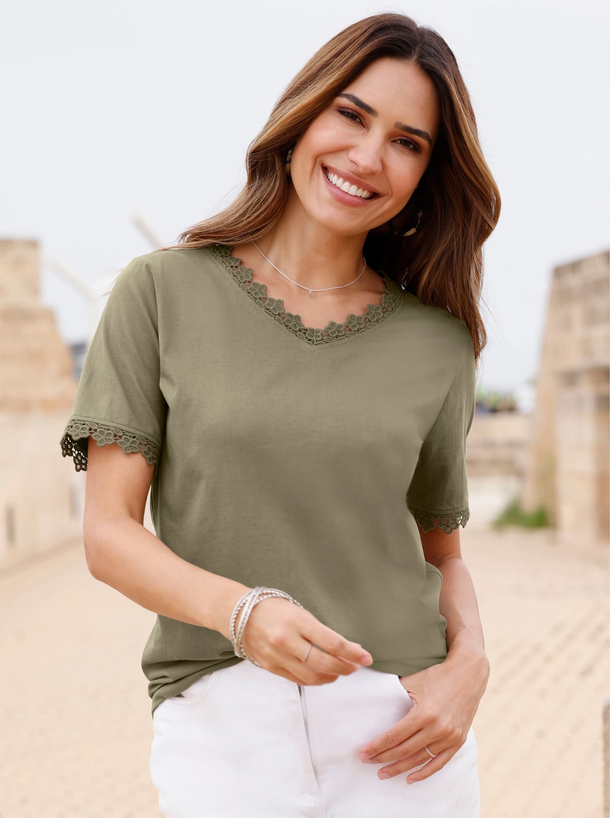 V-Shirt - khaki