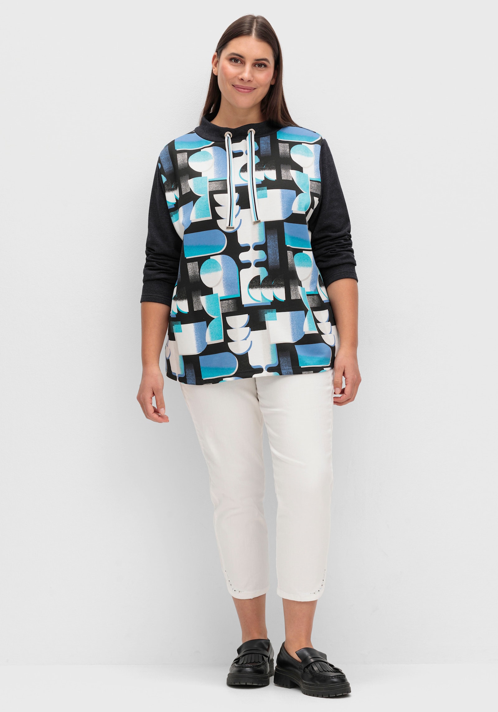 Sweatshirt mit Stehkragen und Tunnelzug - türkis-schwarz-bedruckt