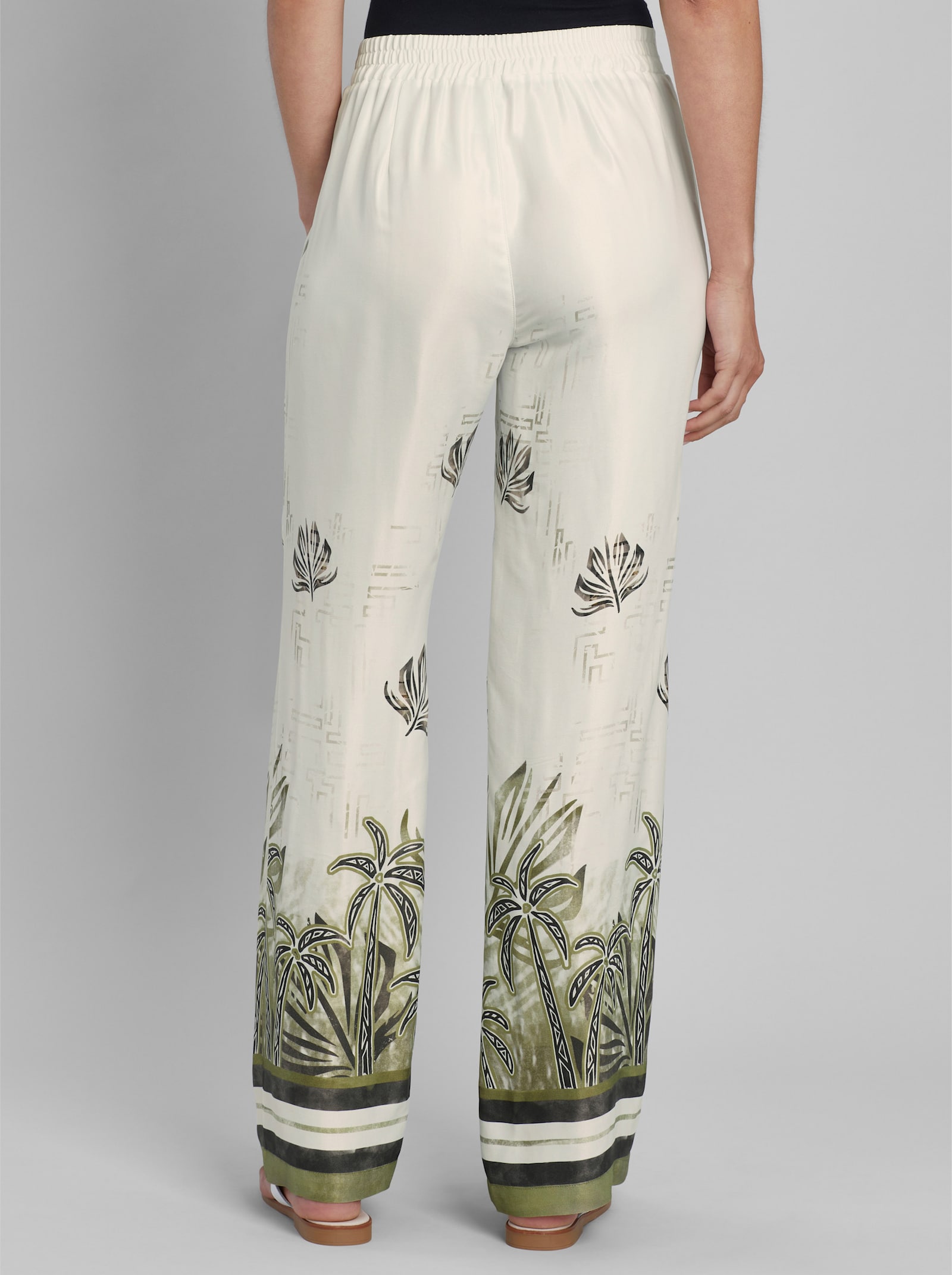heine Druckhose mit Palmenprint - ecru-oliv-bedruckt