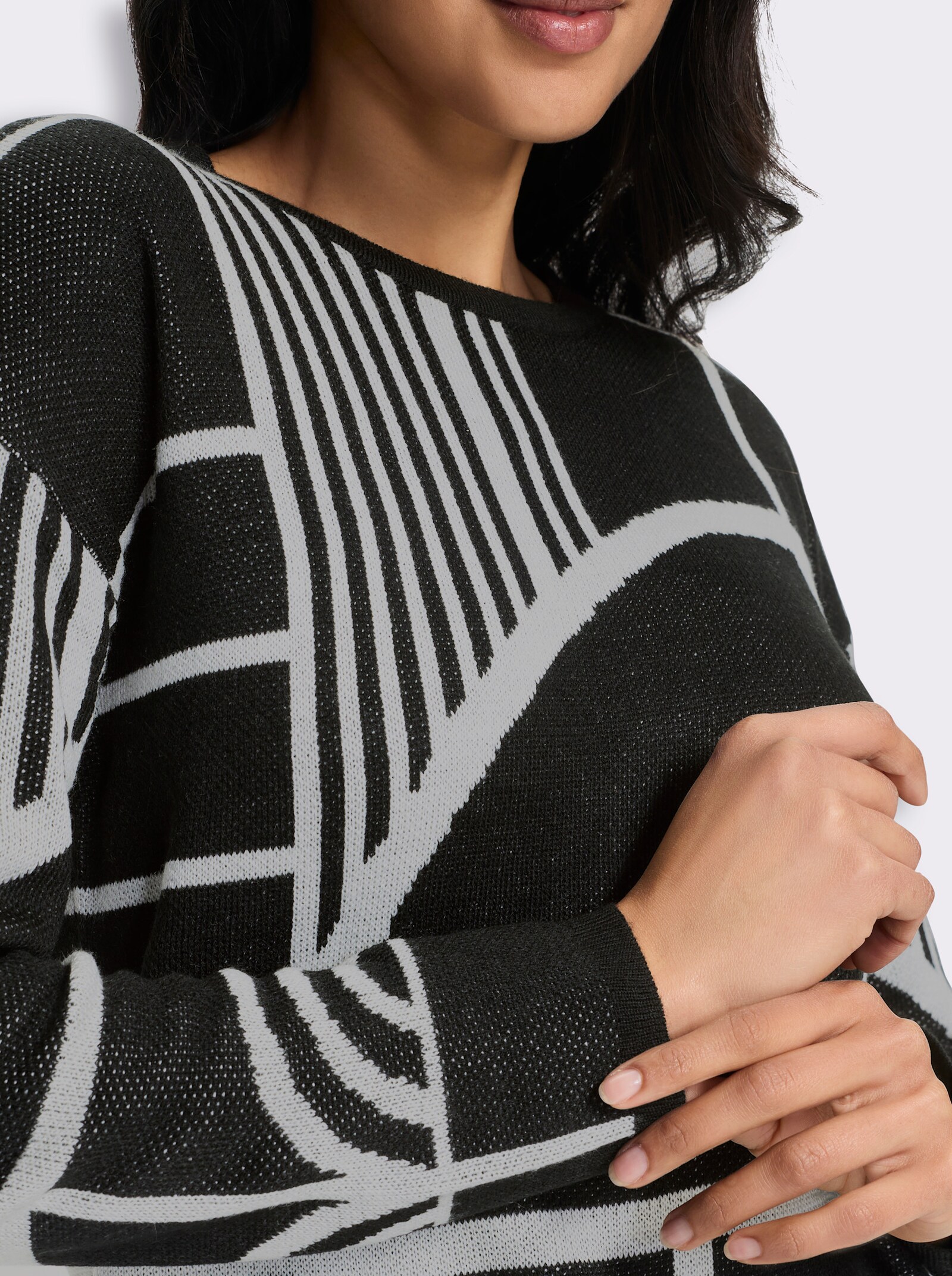  Jacquardpullover mit überschnittenen Schultern - schwarz-ecru-gemustert