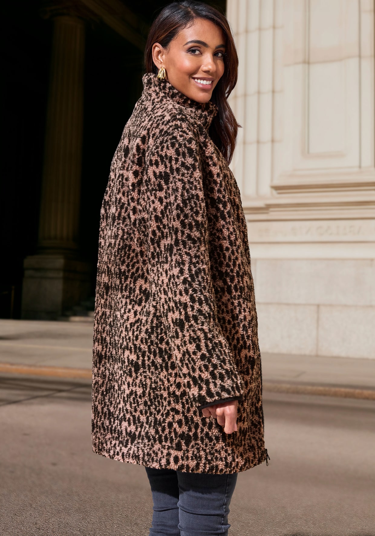 LASCANA Fleecejacke - leo-braun