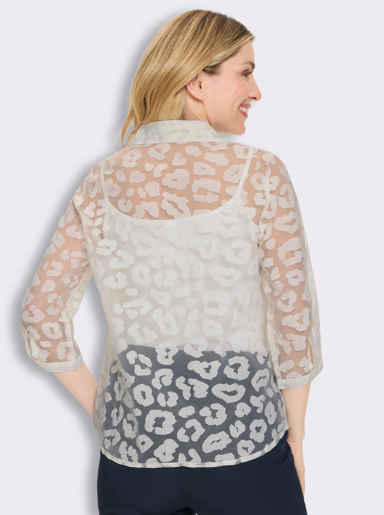 Klassische Bluse mit Leo-Ausbrenner - ecru