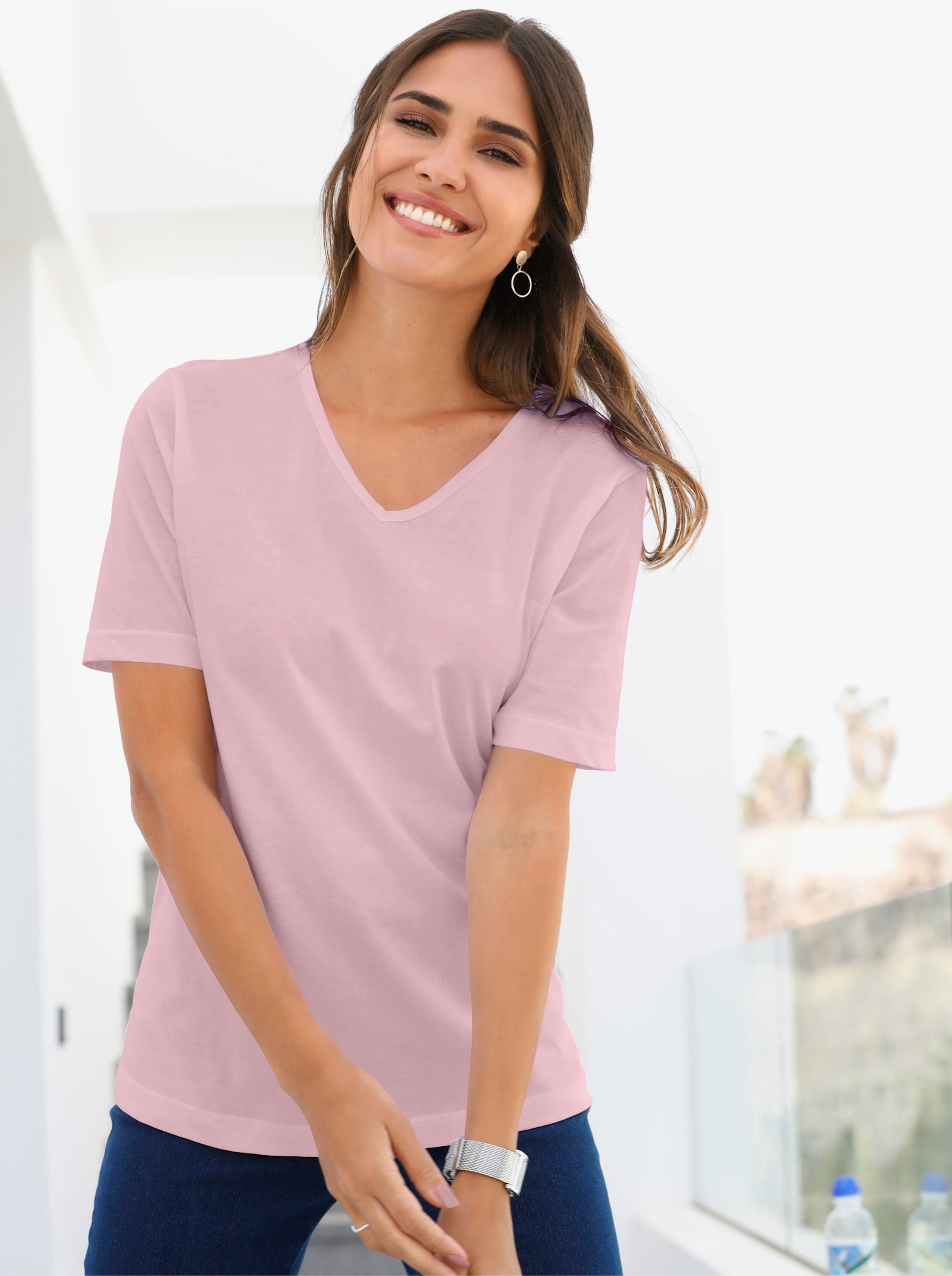 Kurzarmshirt mit V-Ausschnitt - rosé