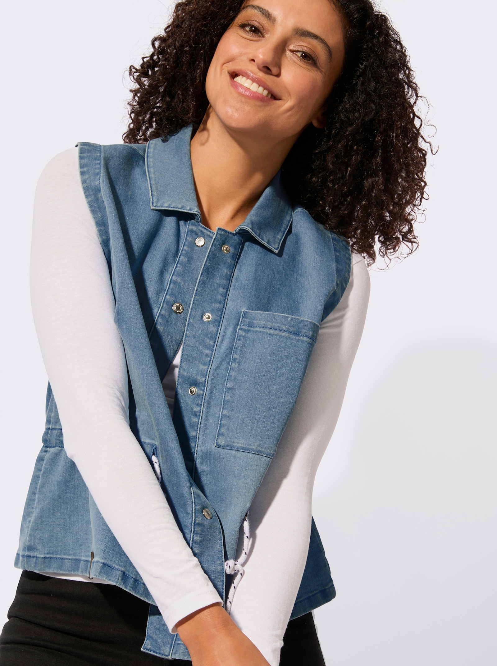 Jeansweste mit Kordelgürtel - blue-bleached