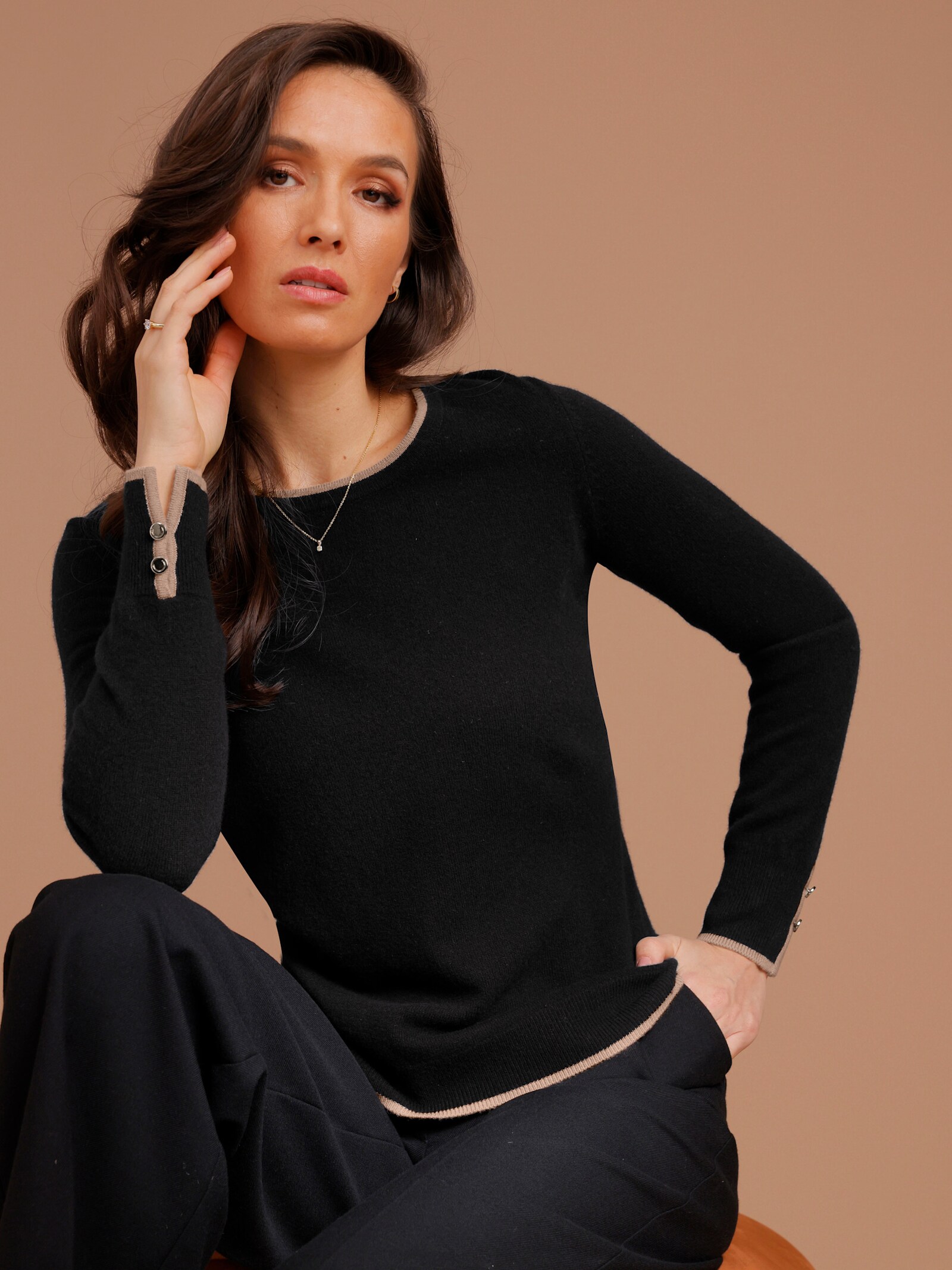 CREATION L PREMIUM Wollpullover mit Kontrastkanten - schwarz-camel