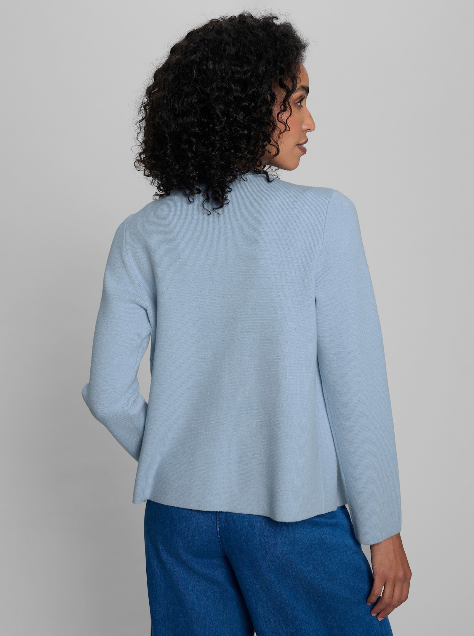 heine Strickjacke mit Schmucksteinen - hellblau
