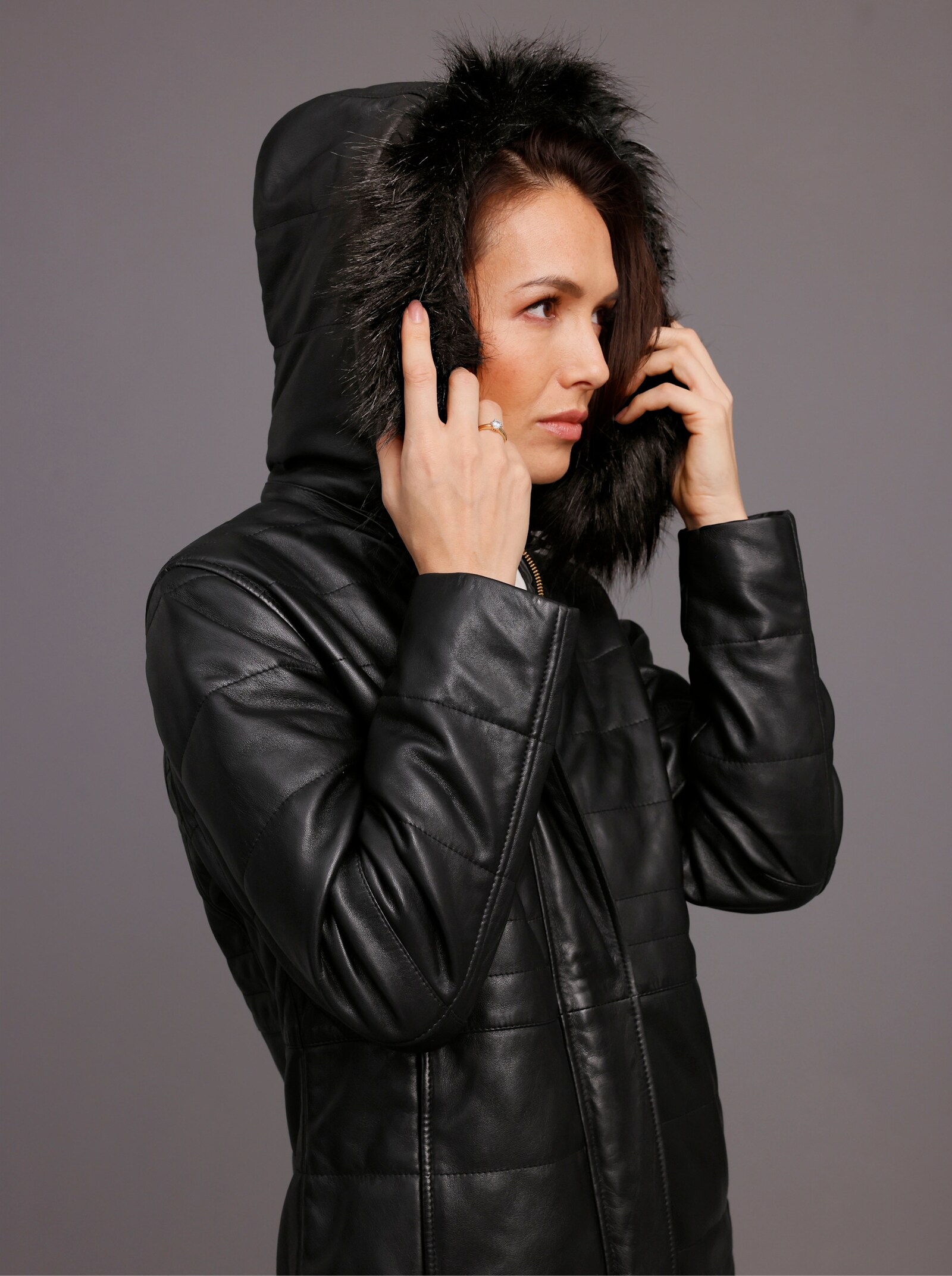 Mainpol Lederjacke mit Kapuze, abnehmbar - schwarz