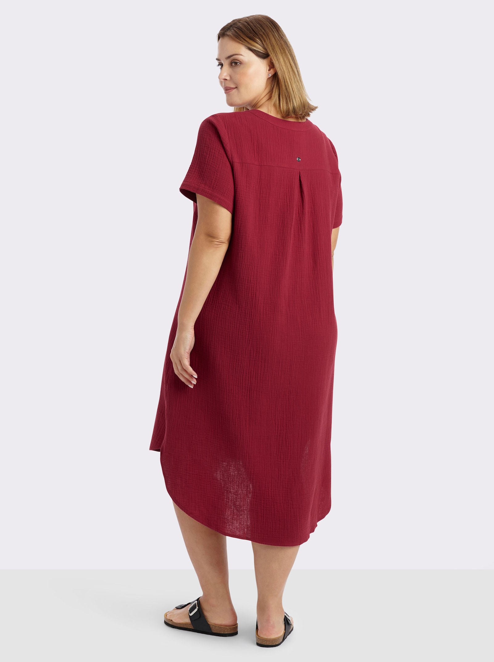 sheego Baumwollkleid mit V-Ausschnitt und Knopfleiste - kirsche