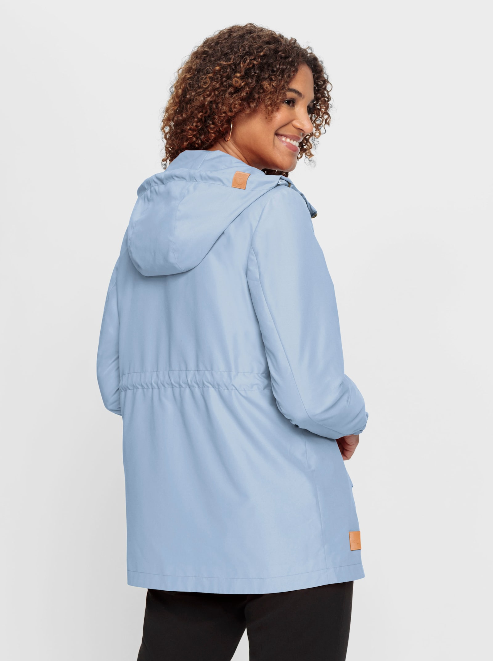 Microfaserjacke mit weitenverstellbarer Kapuze - eisblau