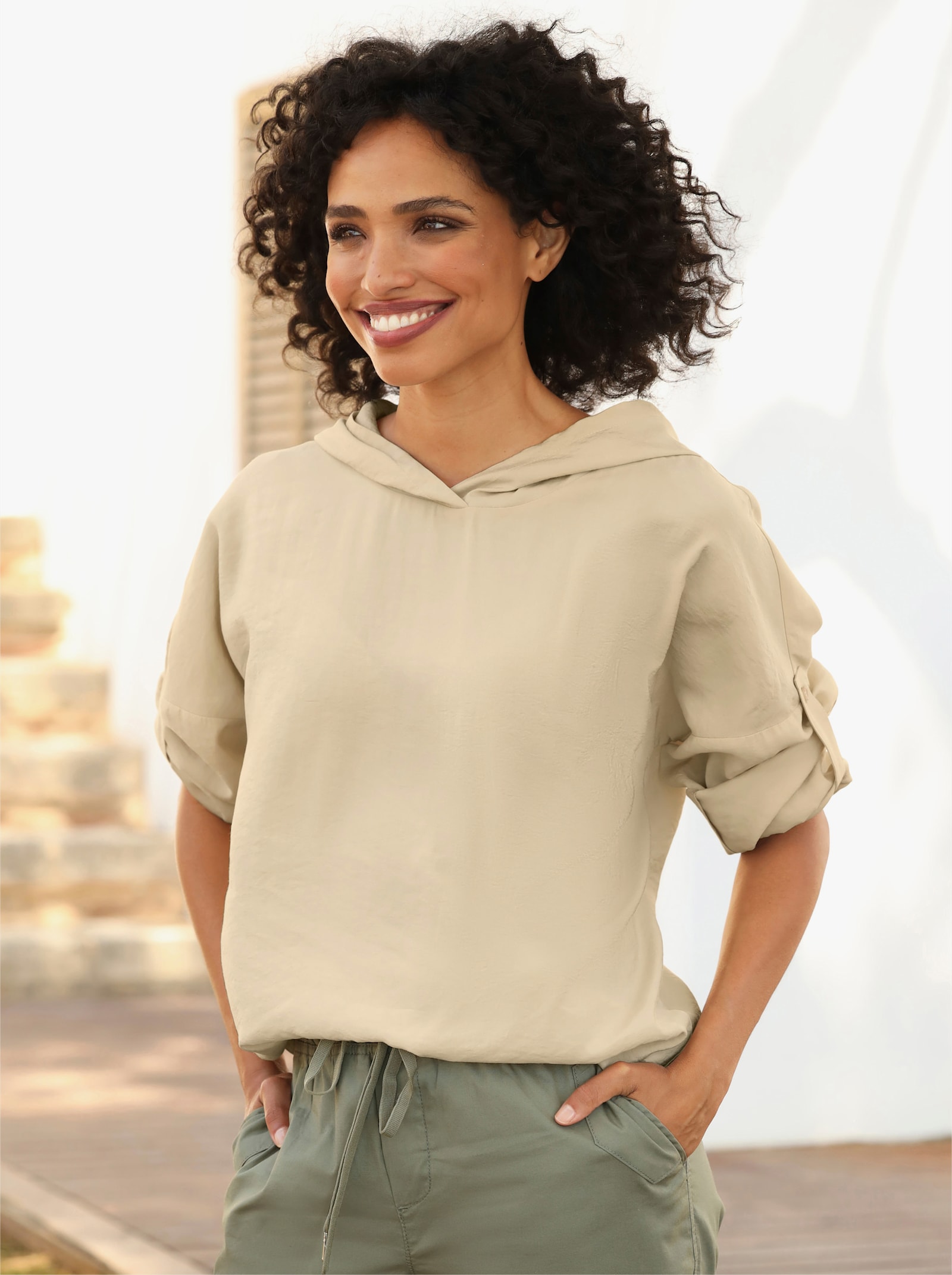 heine Schlupfbluse mit Krempelärmel - sand