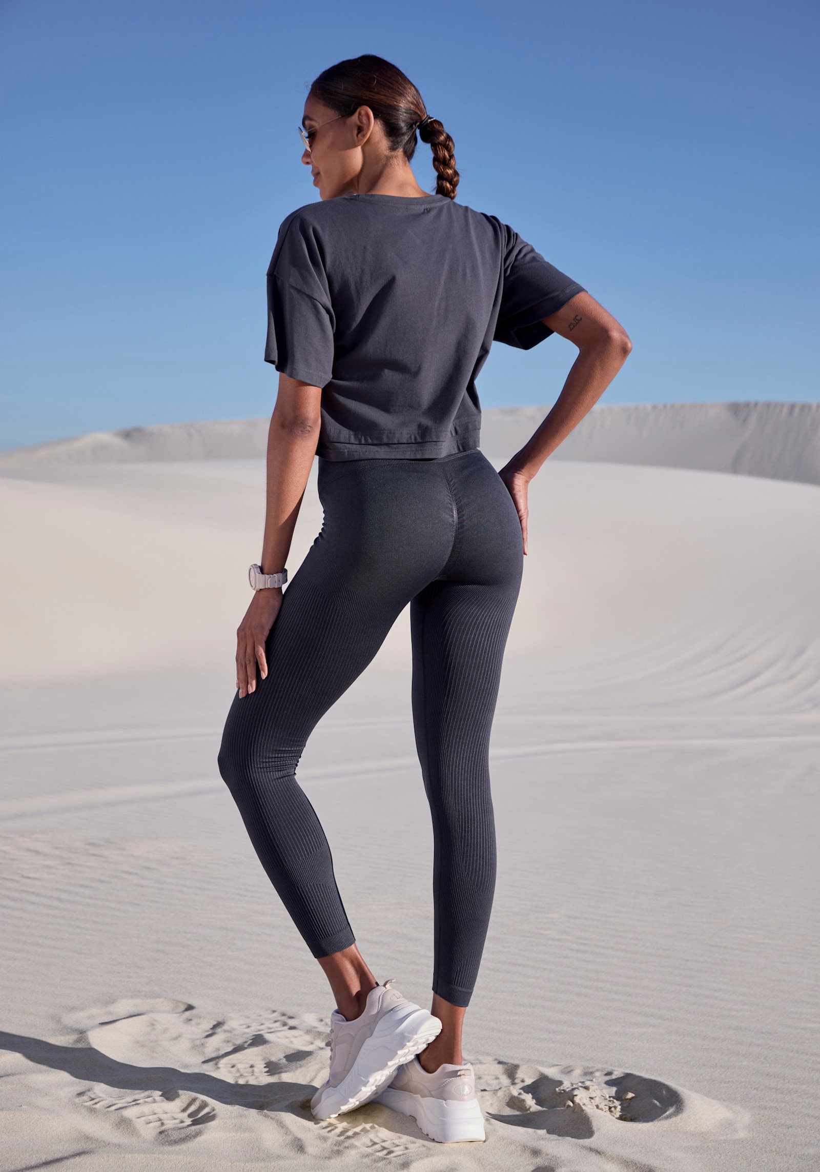 LASCANA Kurzarmshirt - anthrazit