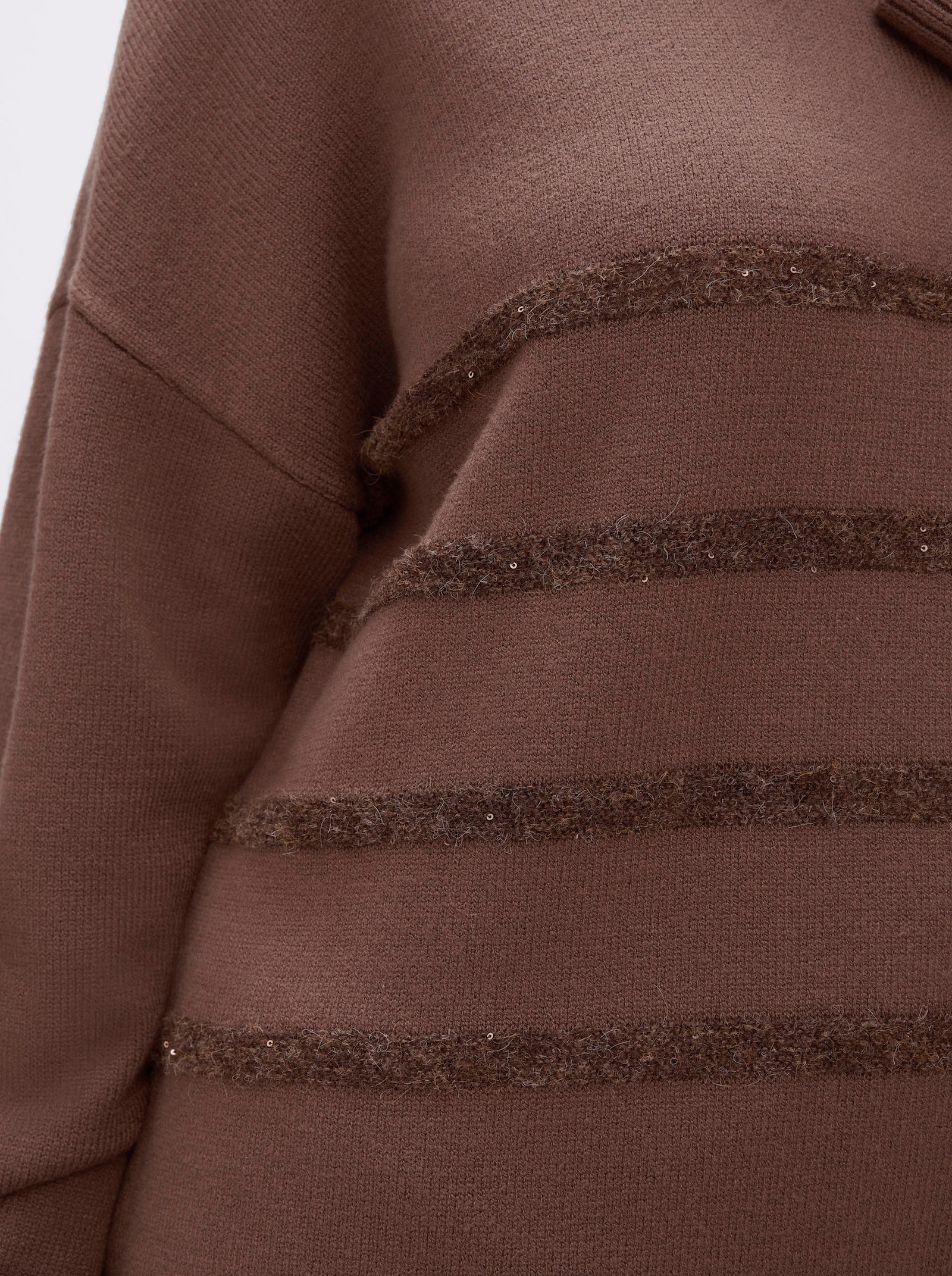 sheego Rollkragenpullover mit Pailletten-Streifen - schoko