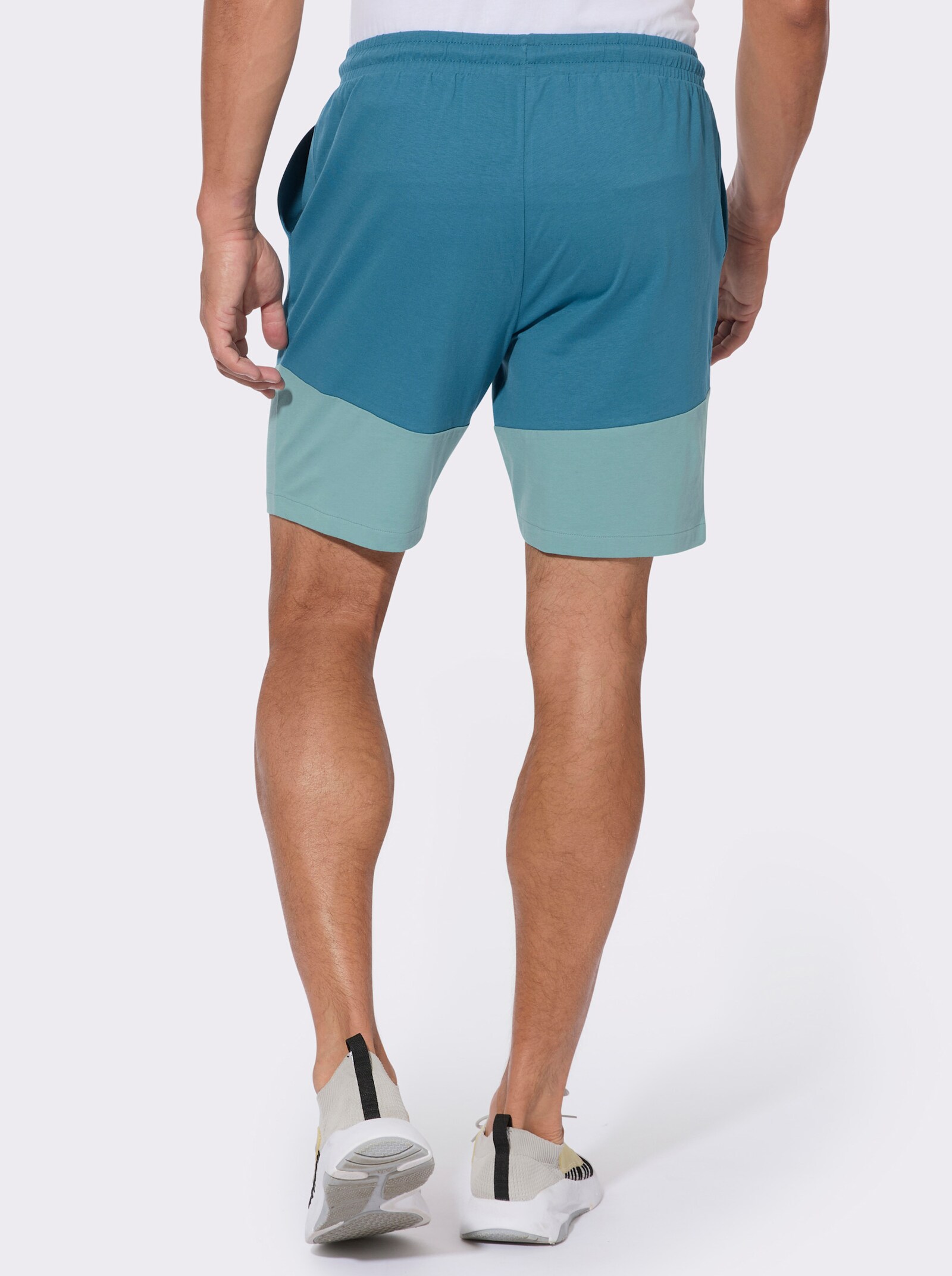 Bermudas mit farbigen Kontrasten - topas-ozean