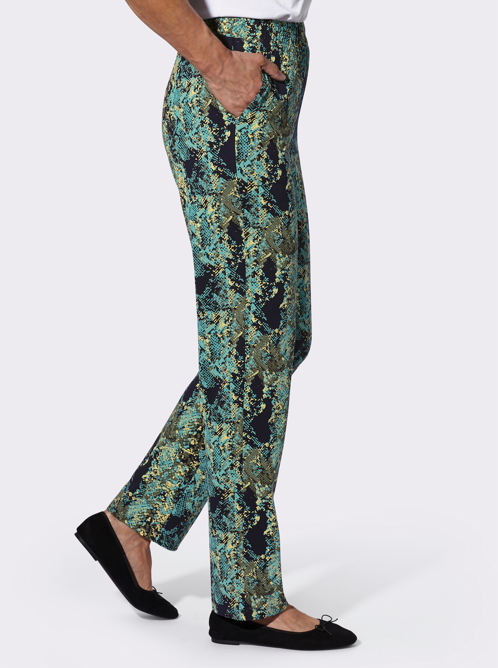 Vrijetijdsbroek met slangendessin - marine/salie bedrukt