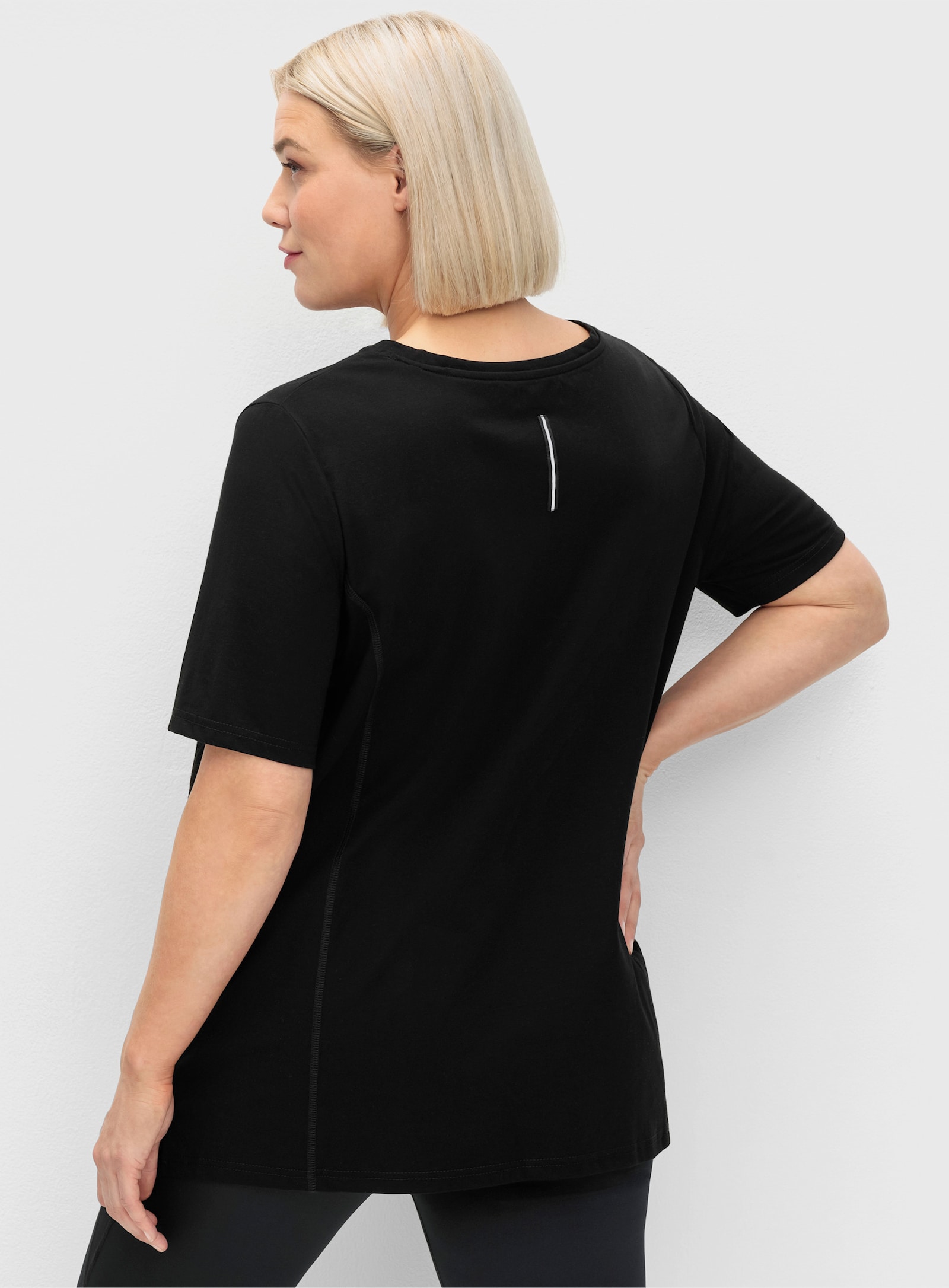 sheego Funktionsshirt mit Mesh-Details - schwarz