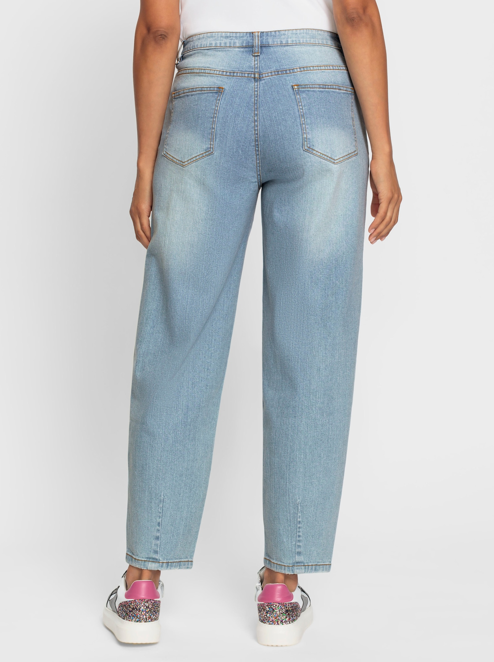 Džíny střihu mom - bělená modrá