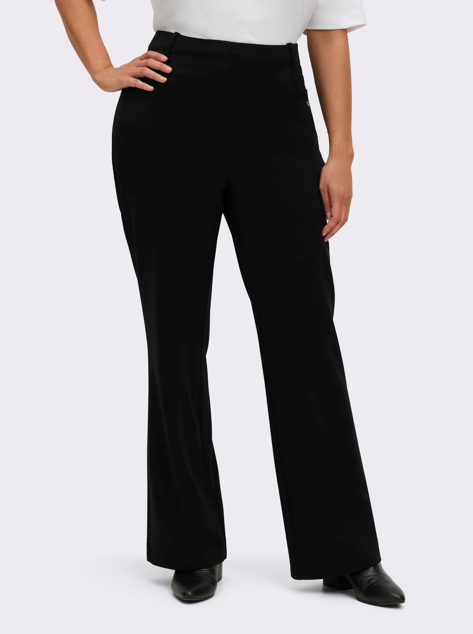 sheego Schlupfhose in Bootcut-Form - schwarz
