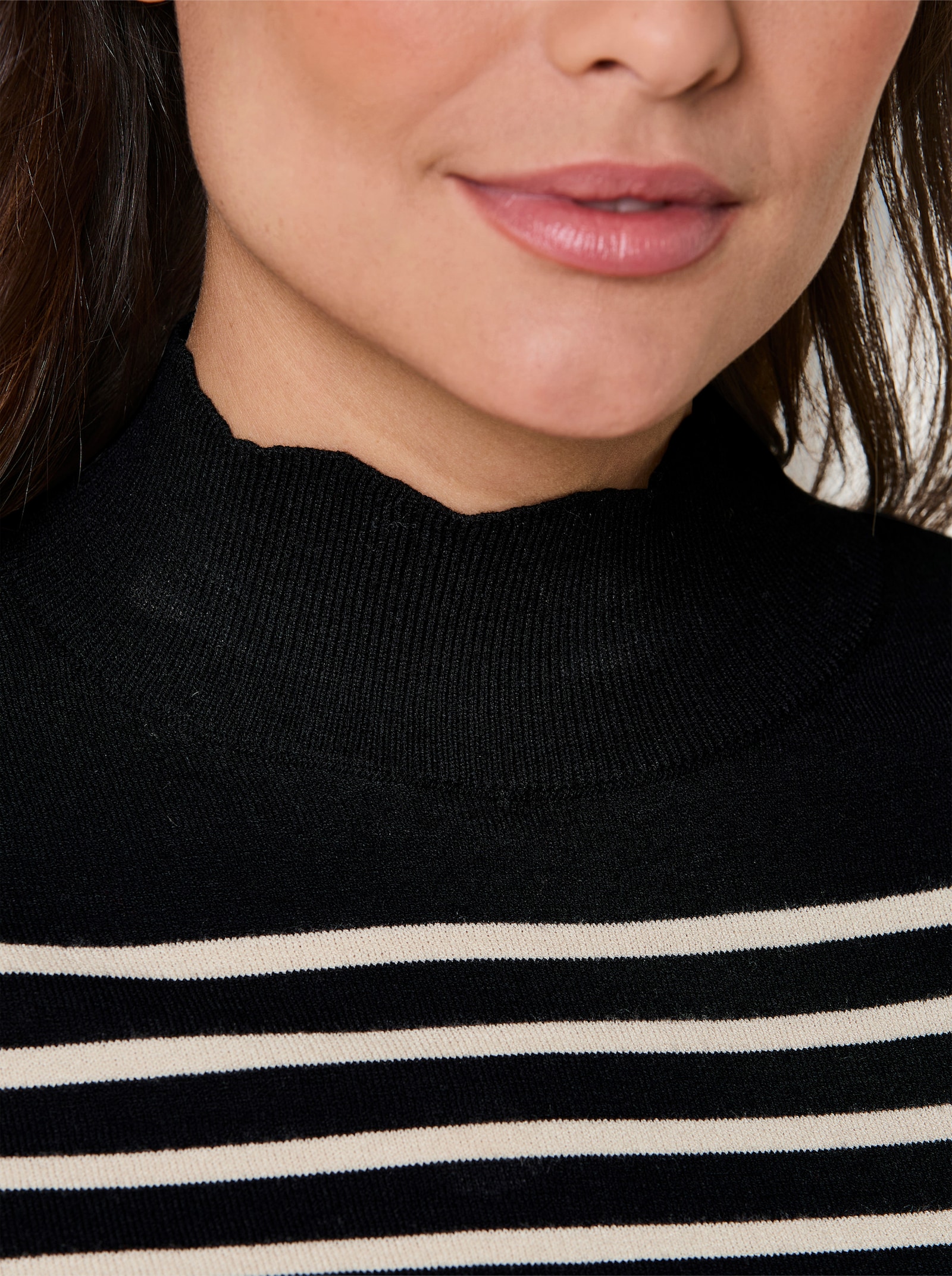 CREATION L PREMIUM Feinstrickpullover mit Wellenkante - schwarz-elfenbein-geringelt