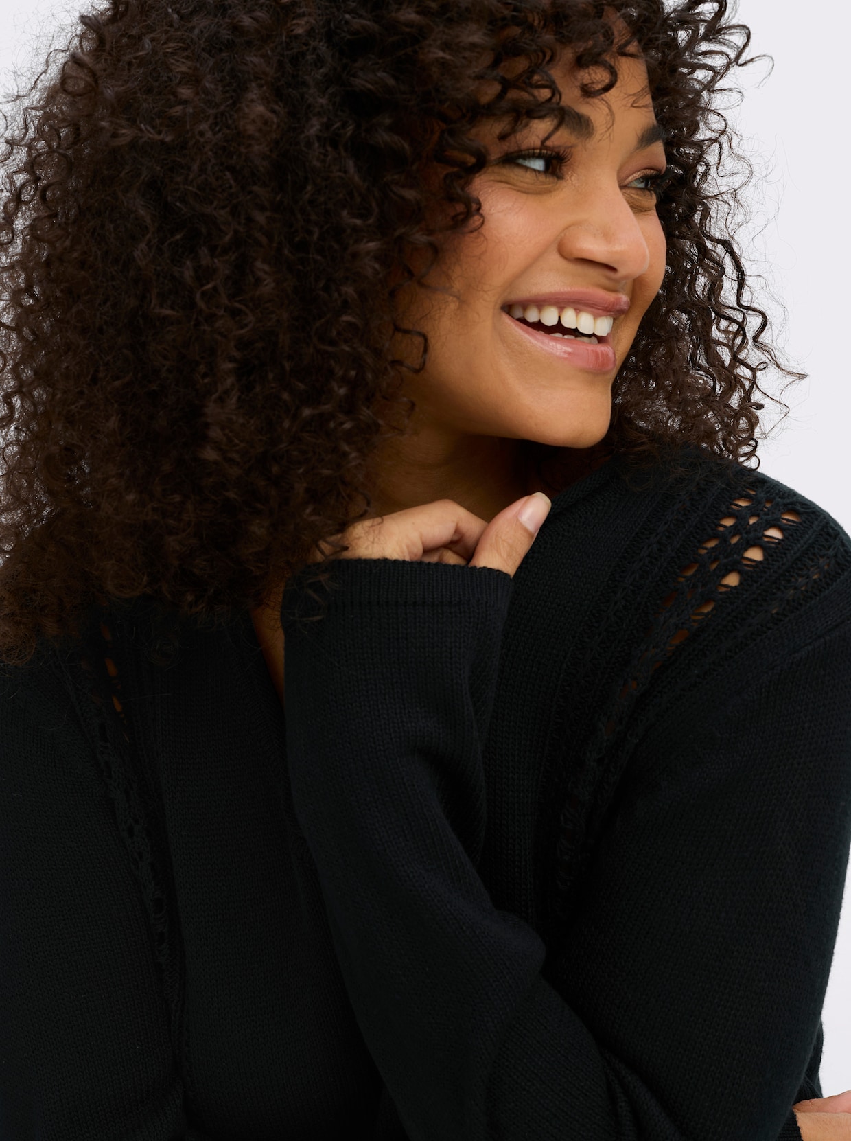 sheego Ajourpullover mit Zopfmuster-Details - schwarz