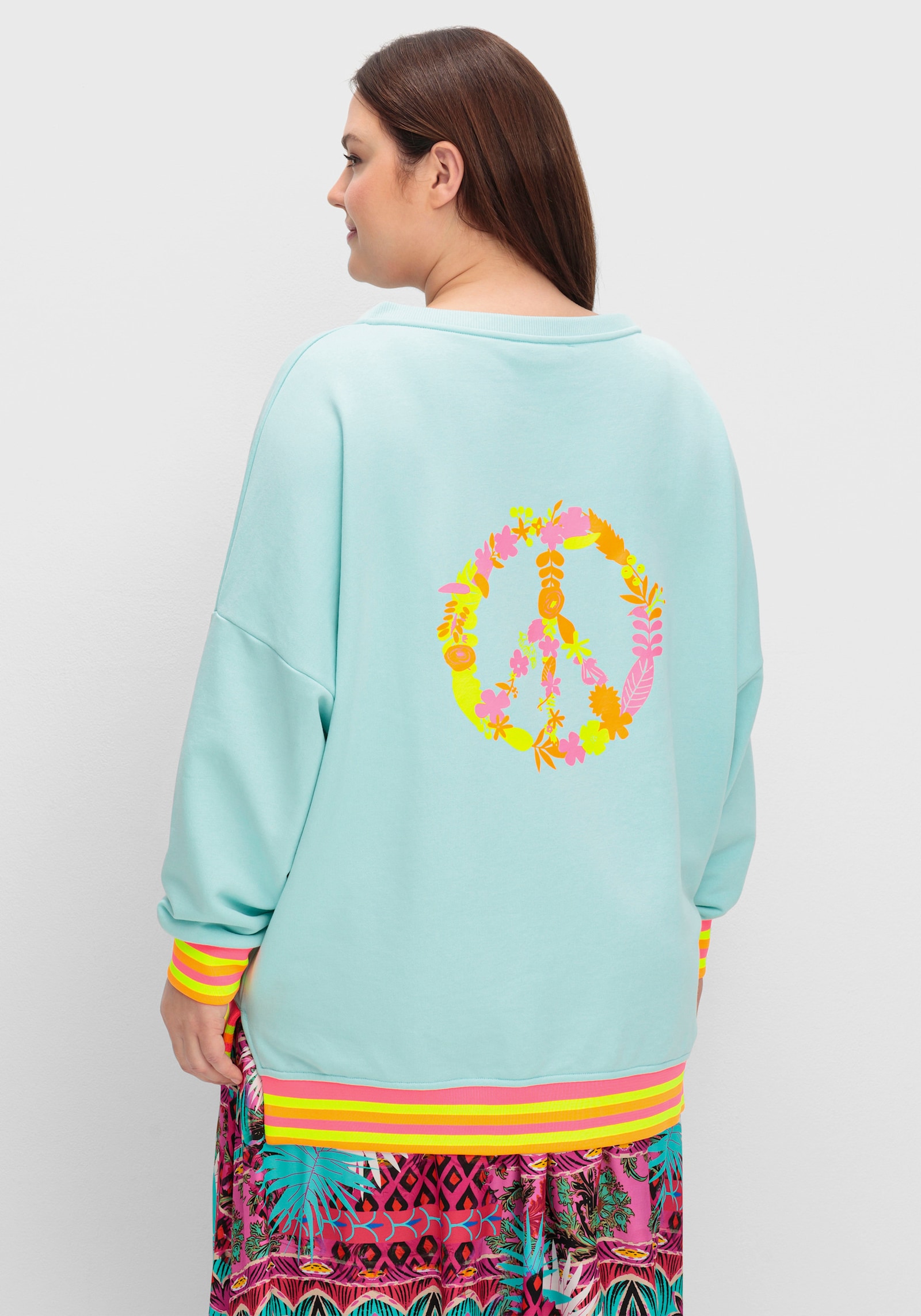 sheego loves miss goodlife Sweatshirt mit Statementprint und Ringelbündchen - hellblau-bedruckt