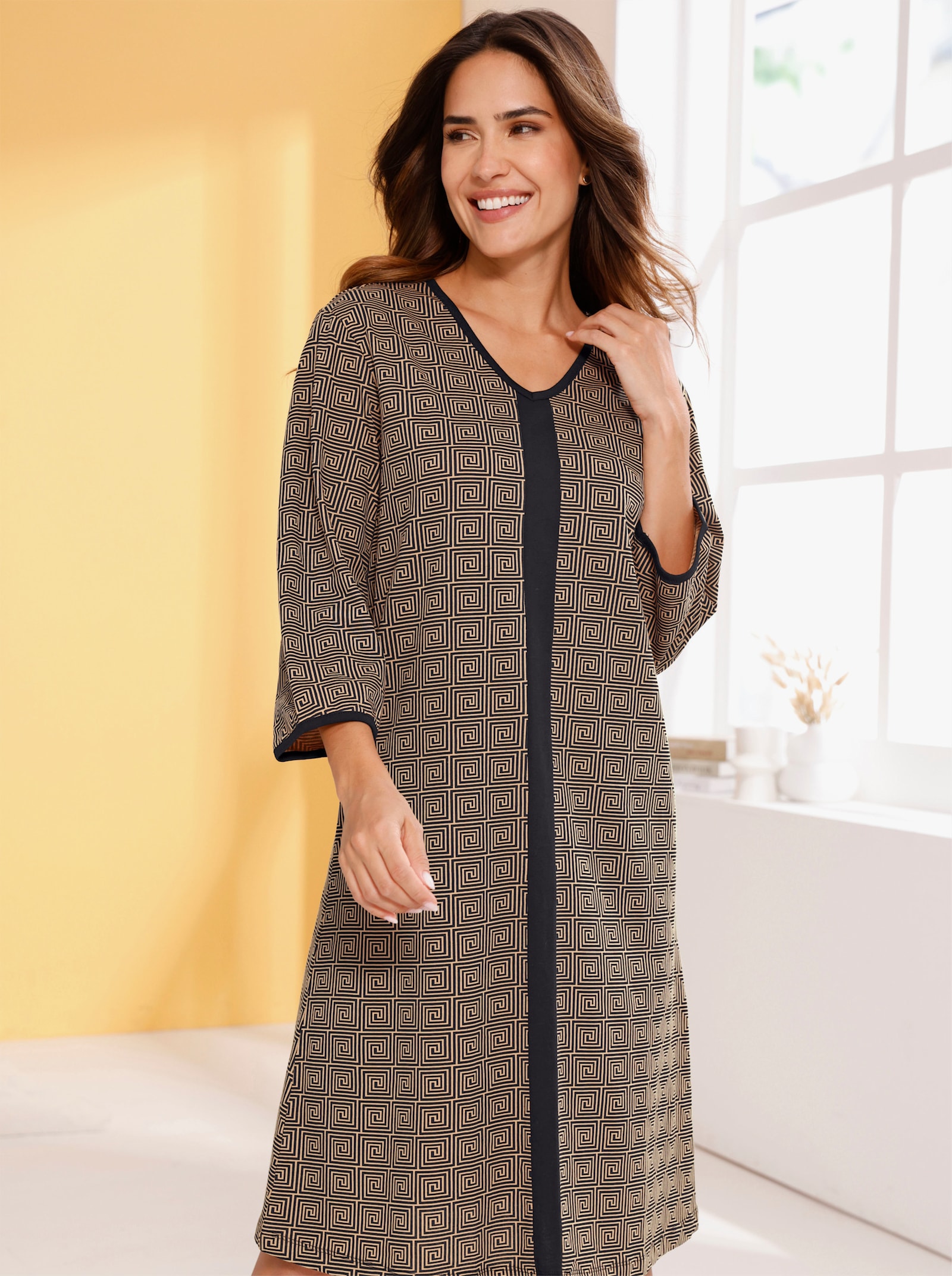 Nachthemd in A-Form - schwarz-camel-bedruckt