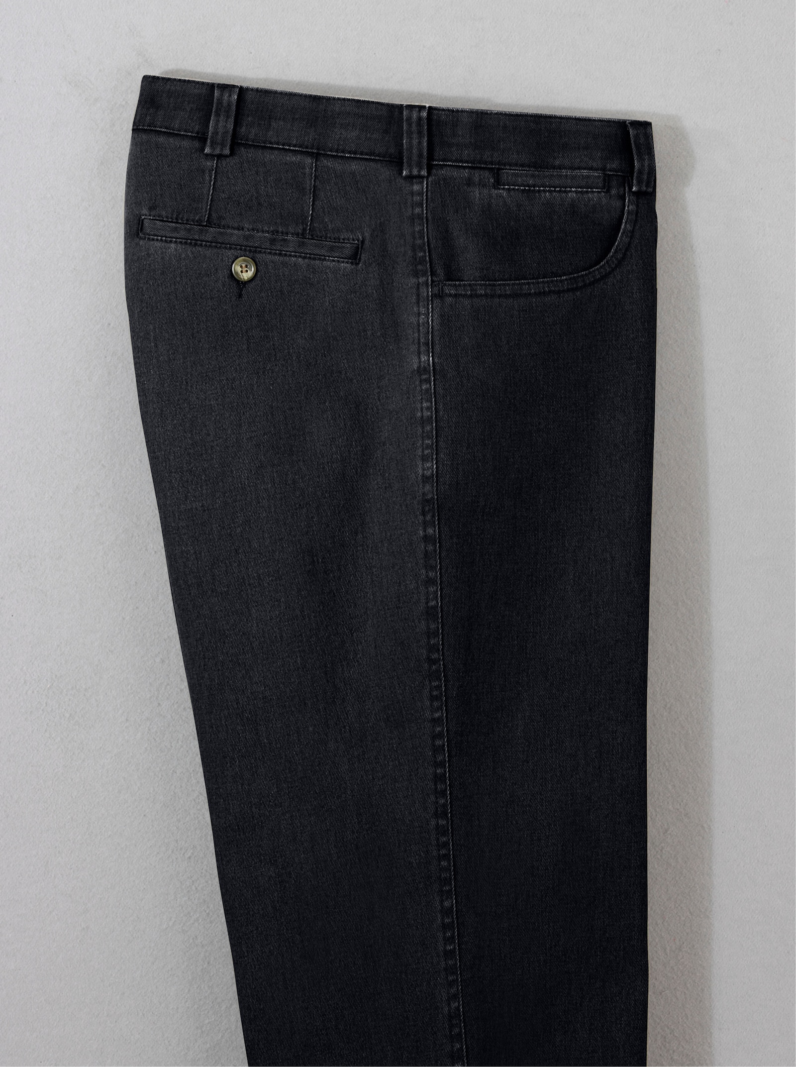 Jeans mit 2 knöpfbaren Gesässtaschen - schwarz