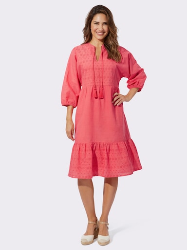 Baumwollkleid mit Lochstickerei - grapefruit