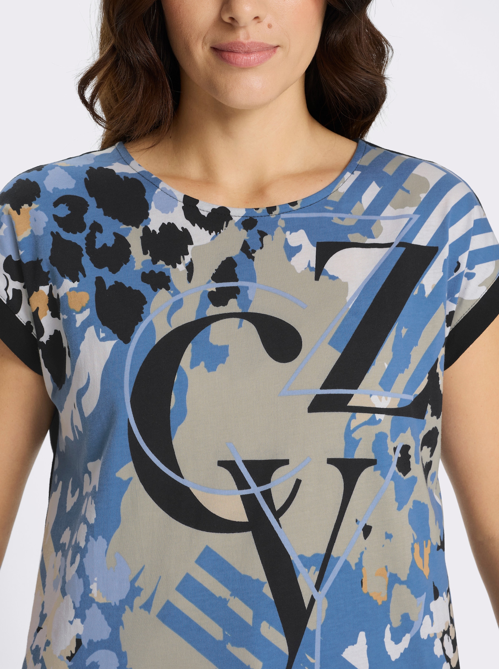 Kurzarmshirt mit bedrucktem Vorderteil - eisblau-schwarz-bedruckt