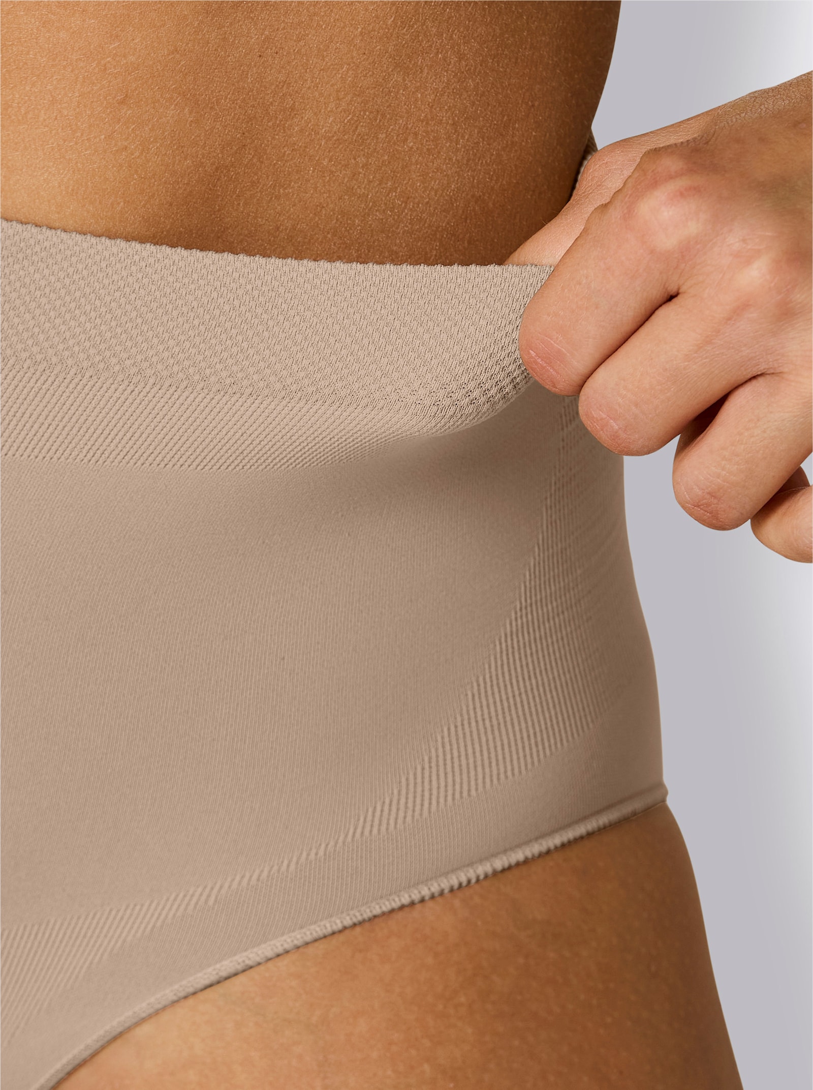 Slip gainant - couleur chamois