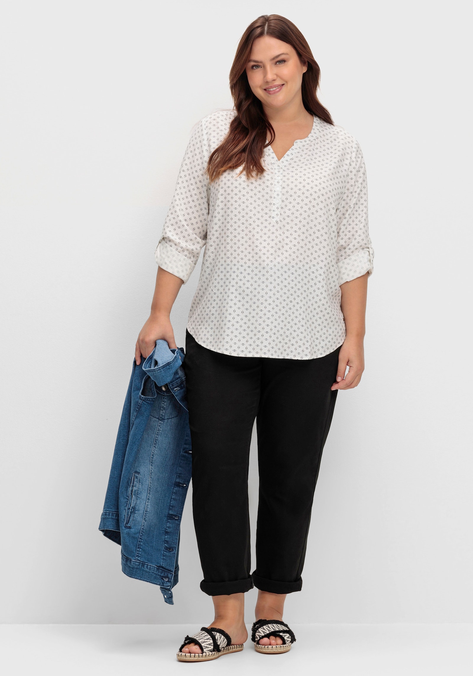 Schlupf-Bluse mit Minimal-Muster - weiß-marine-bedruckt