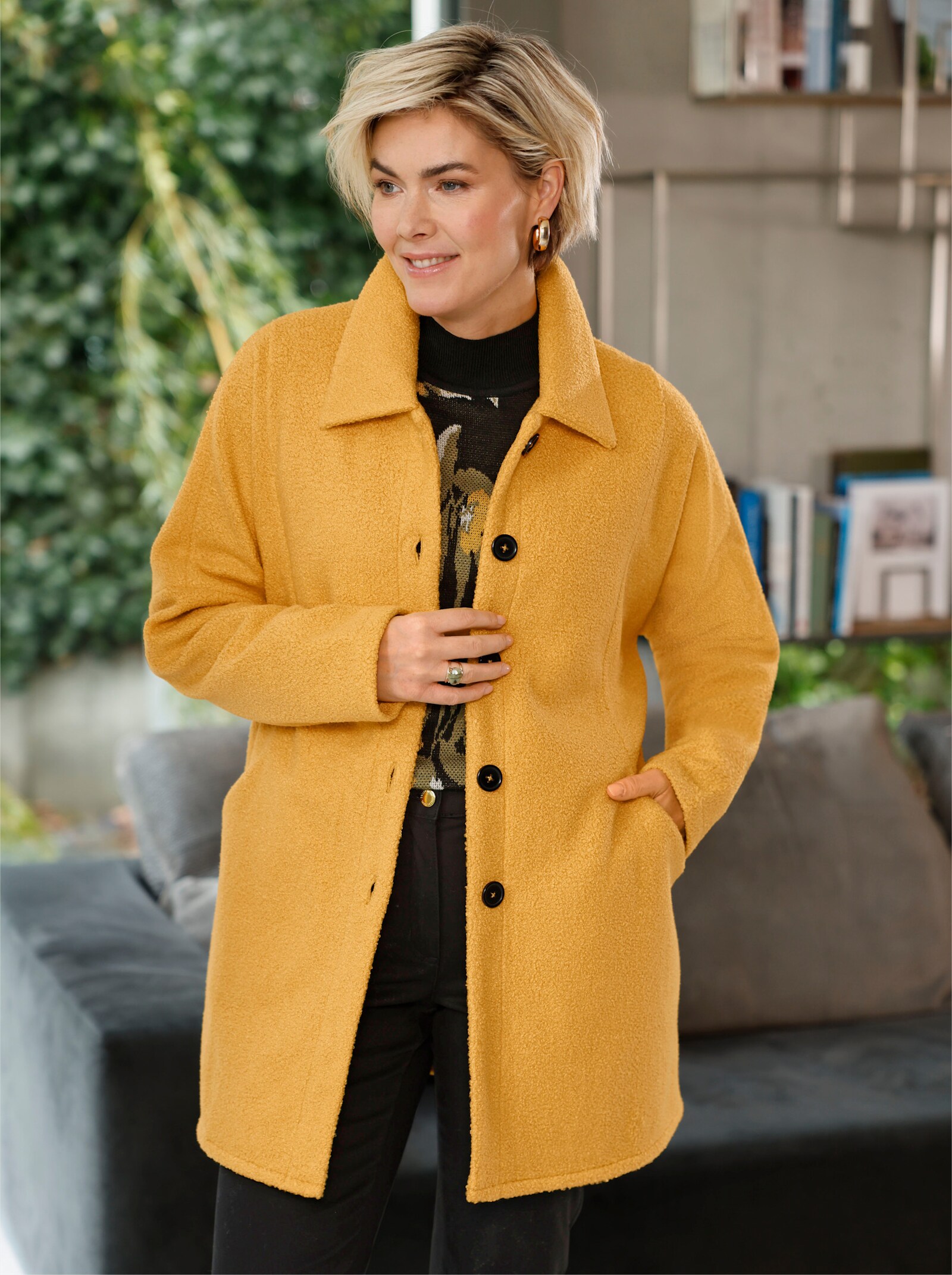 Longjacke mit Fledermausärmeln, Bouclé-Qualität - ocker