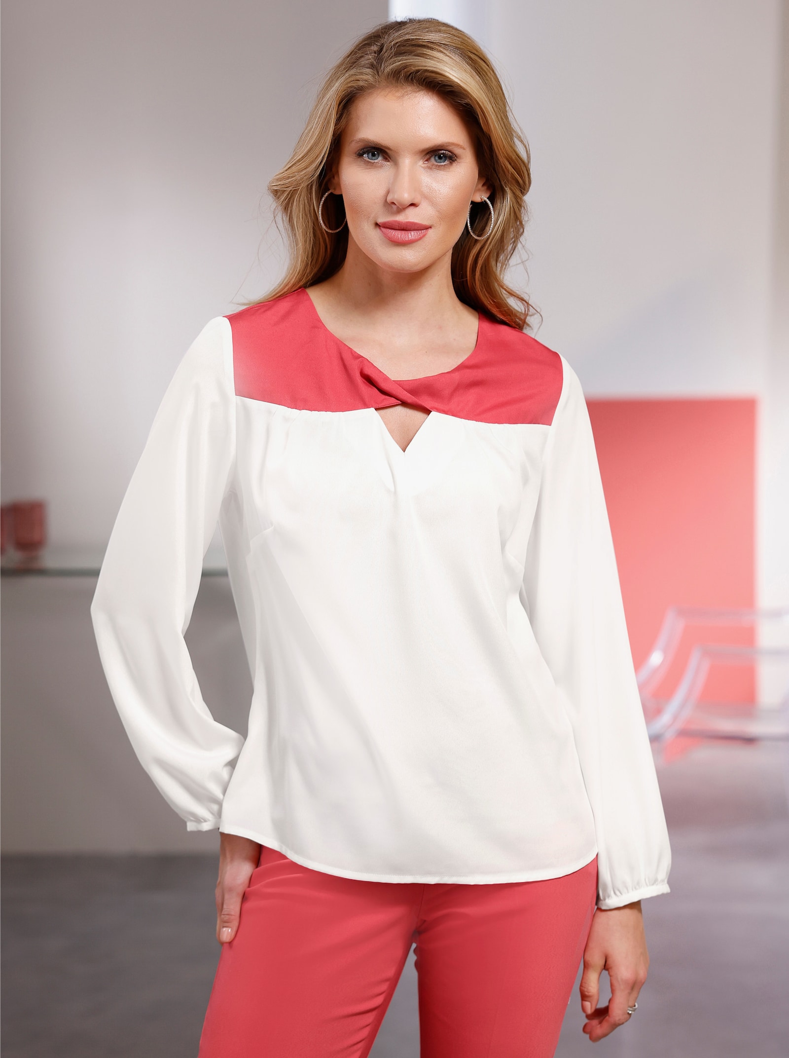 Comfortabele blouse van onderhoudsarm materiaal - wit/langoustine