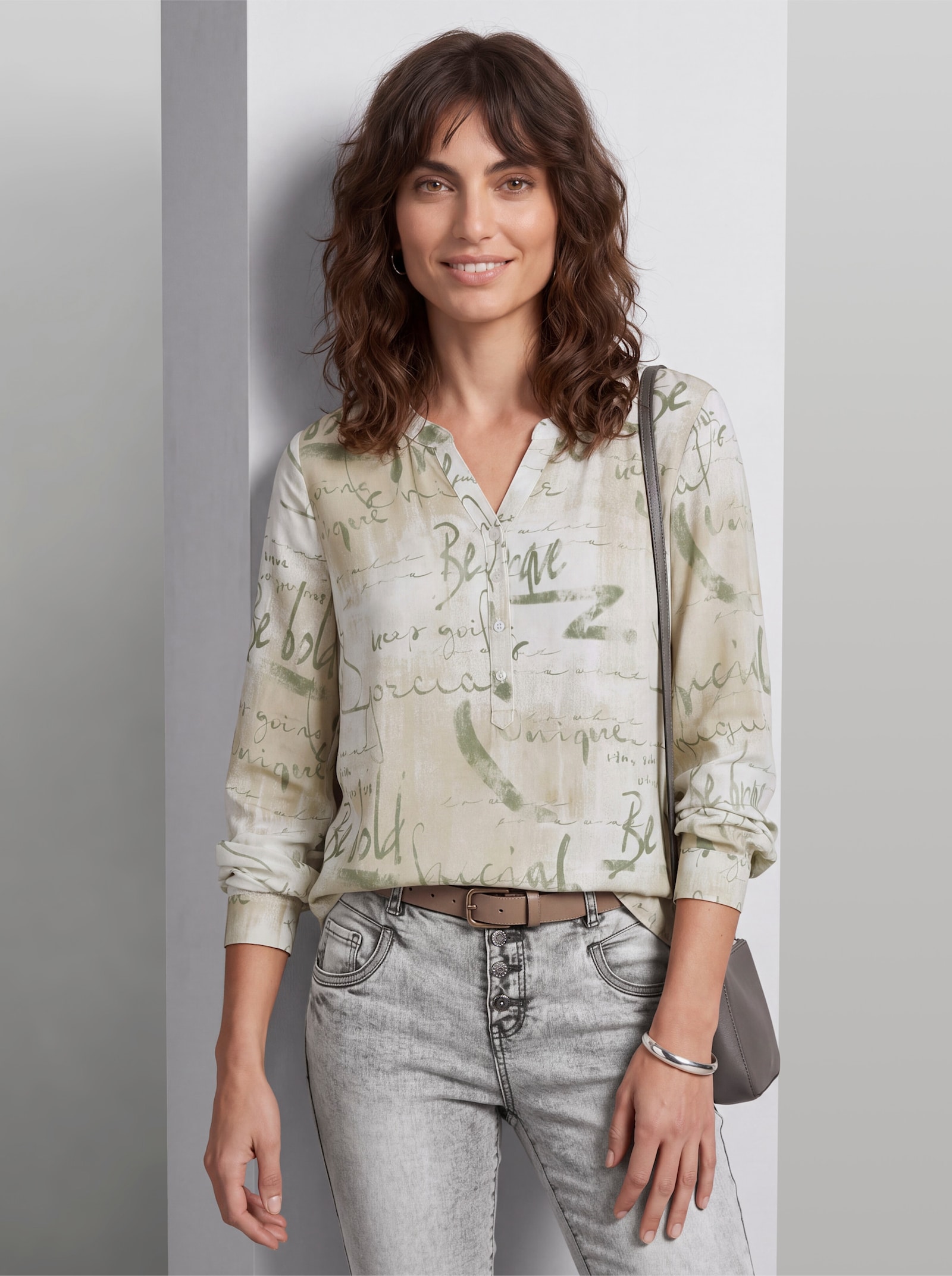 heine Druckbluse aus Viskose - ecru-beige-bedruckt