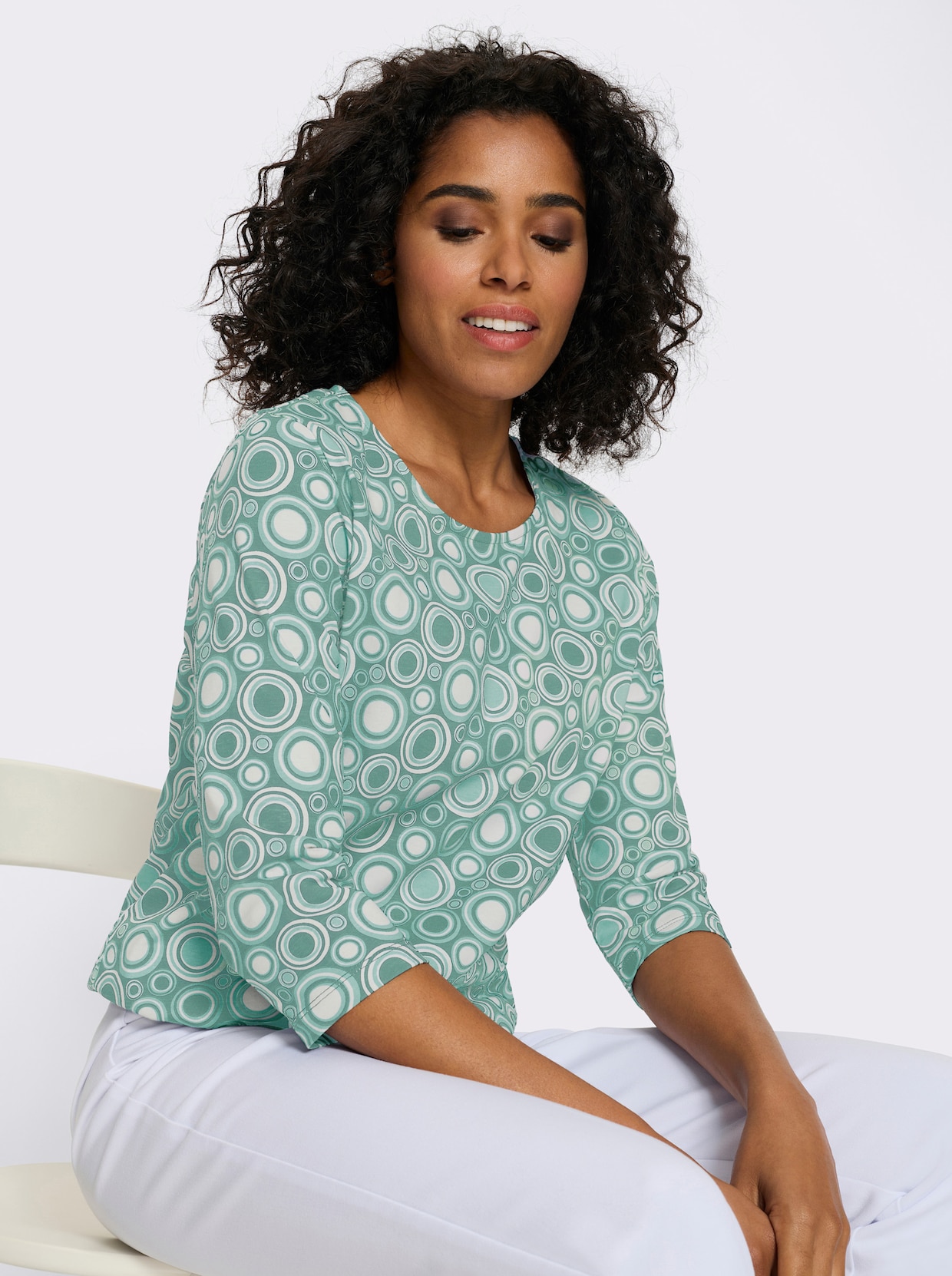 Bomullstopp med trekvartsärm och cirkelmönster - salvia-ecru-mönstrad