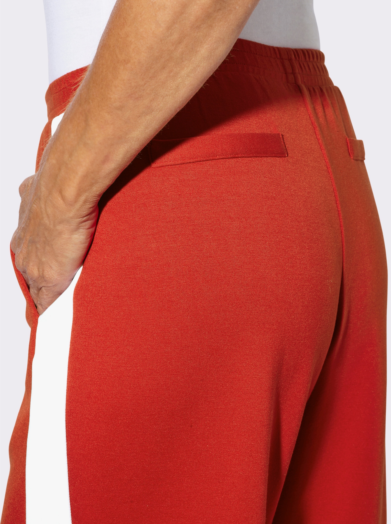 Jerseyhose mit Galonstreifen - erdbeere-weiß