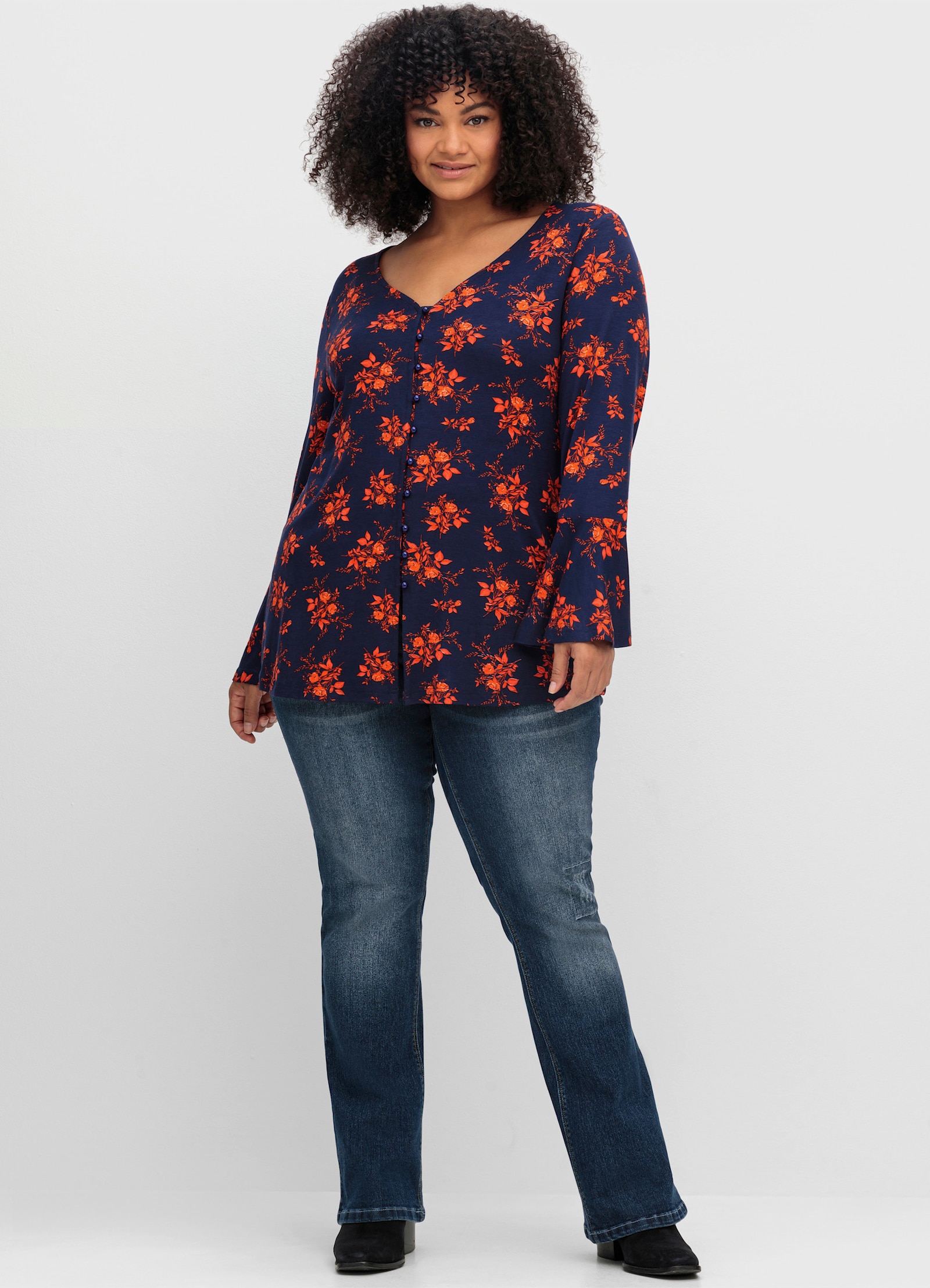 sheego by Joe Browns Langarmshirt mit Biesen und Volantärmeln - nachtblau-gemustert