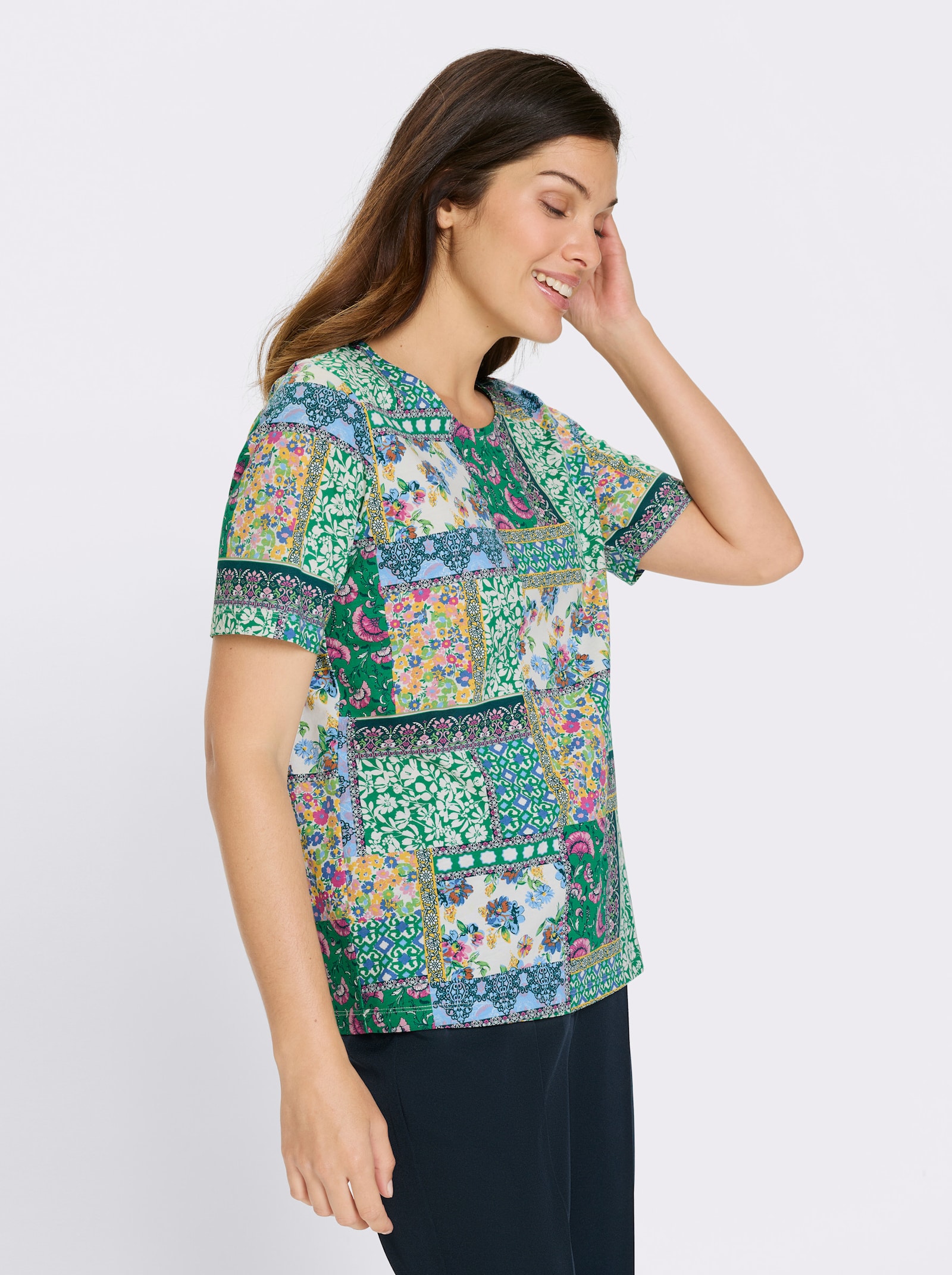 Kurzarmshirt in Patch-Optik - ecru-grün-bedruckt