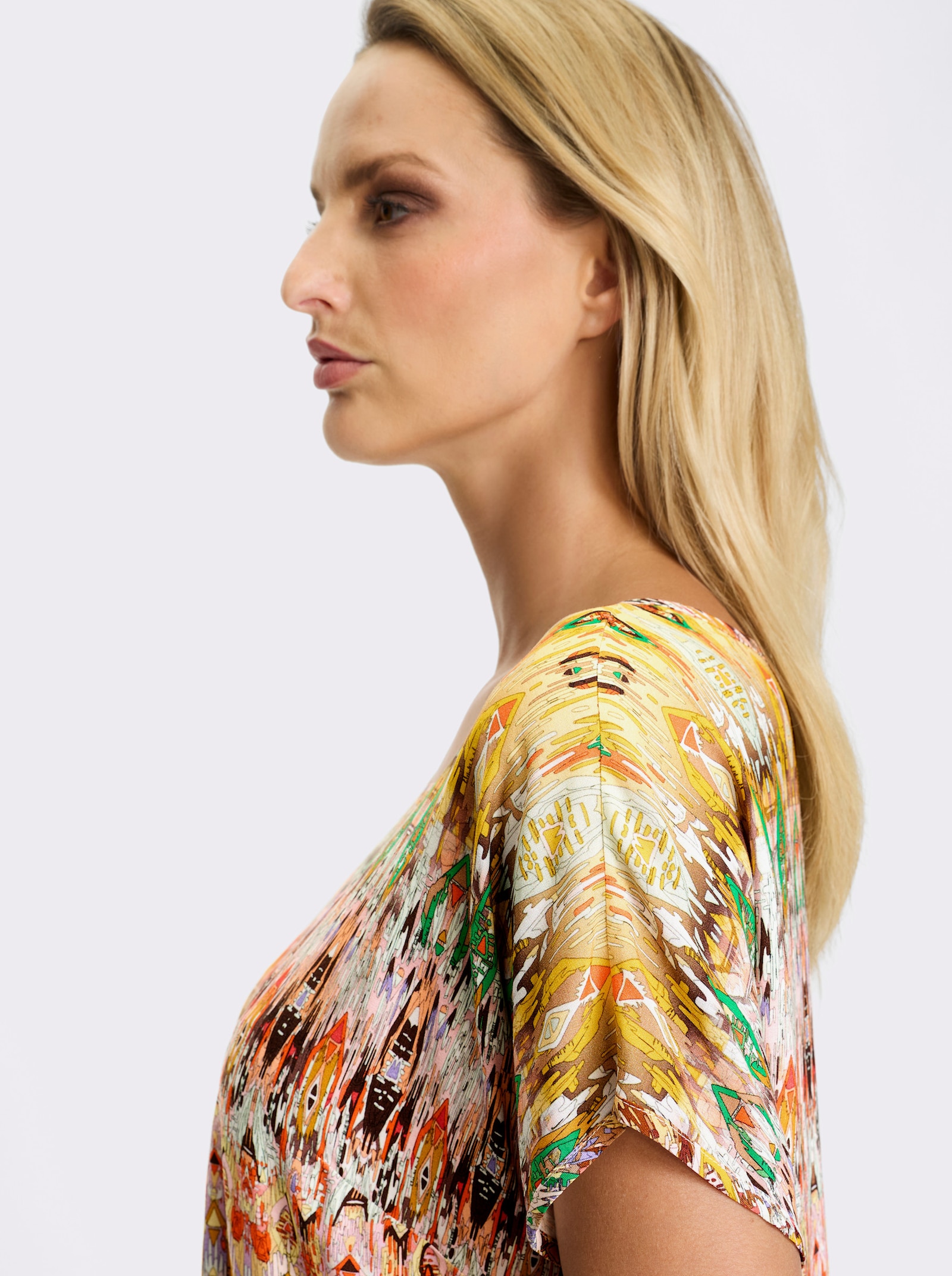 heine Druckbluse mit überschnittener Schulter - braun-gelb-bedruckt