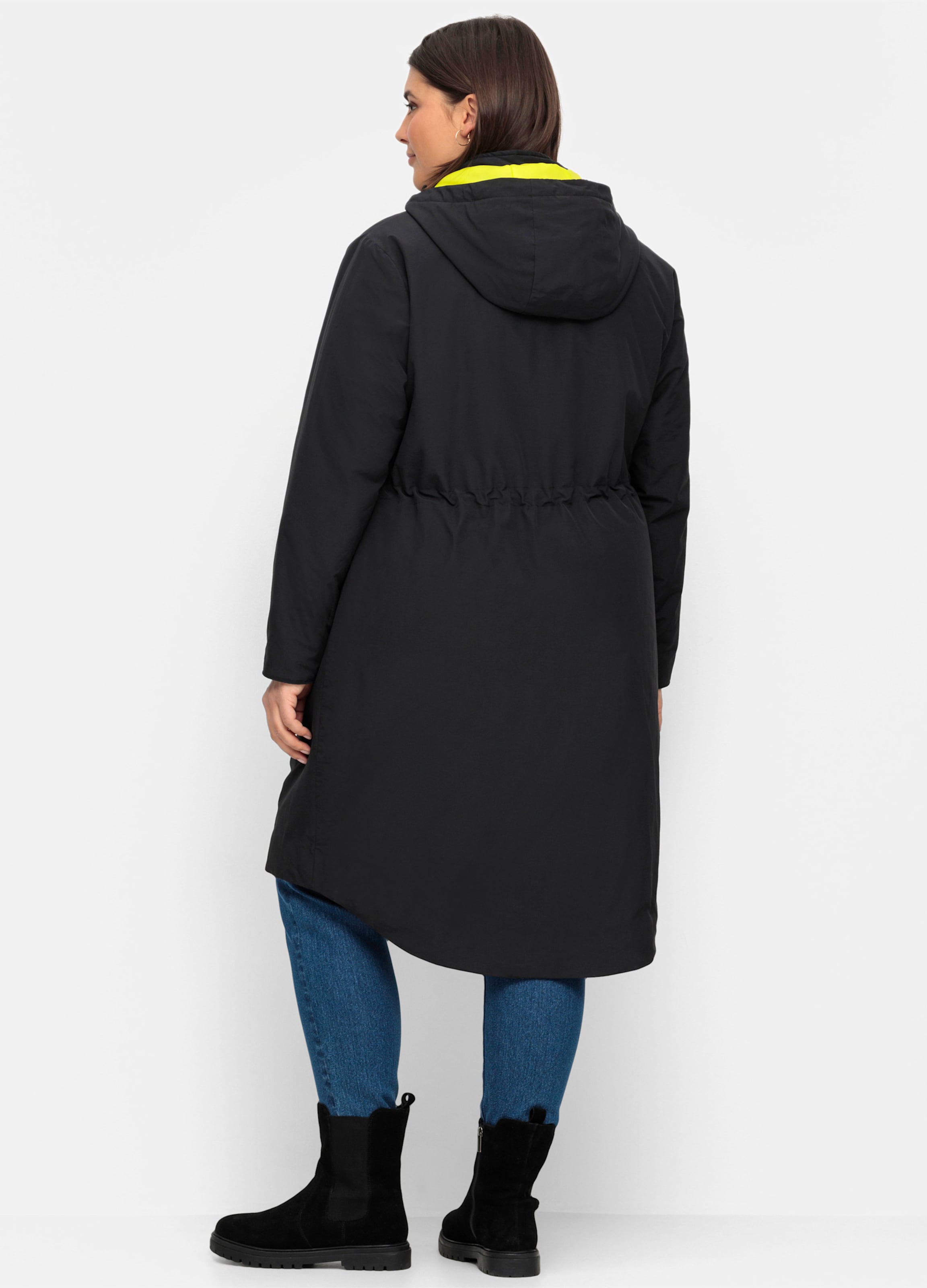 Thumbnail - Parka