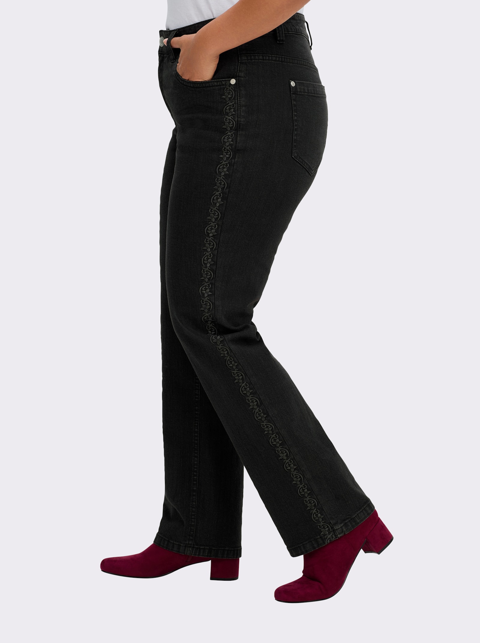 sheego Gerade Jeans mit Blüten-Stickerei seitlich - black denim