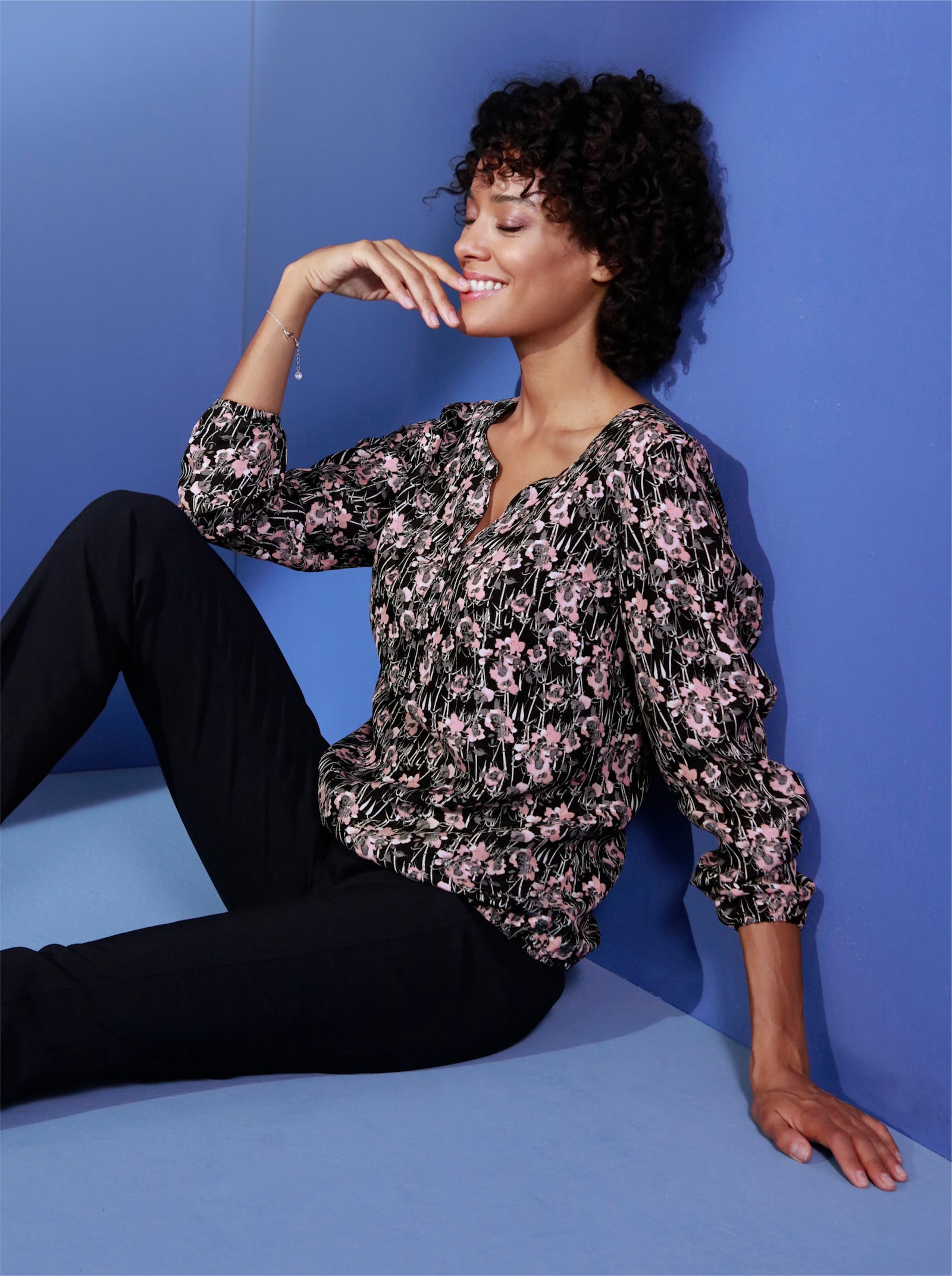 CREATION L PREMIUM Schlupfbluse mit Blumen-Print - schwarz-rosé-gemustert