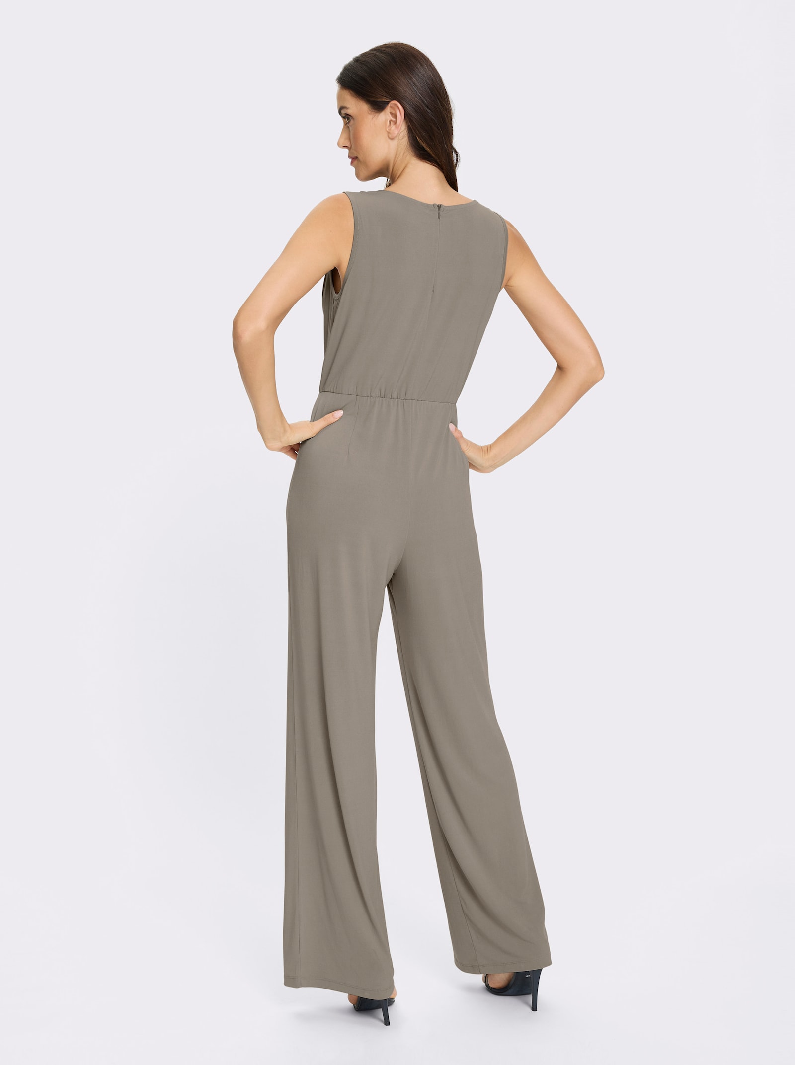 heine Jumpsuit mit Wasserfall-Ausschnitt - sesam
