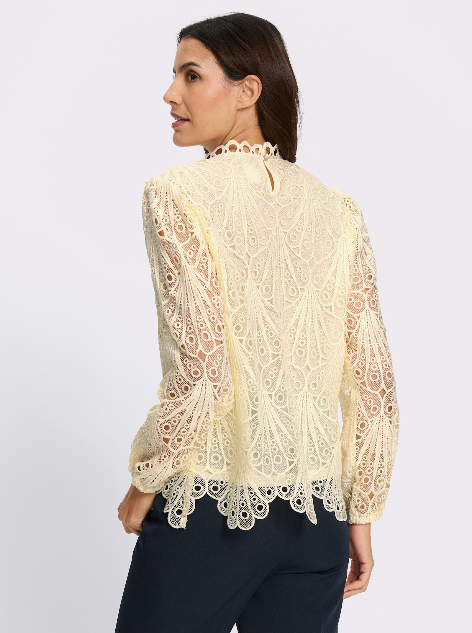 Spitzenbluse mit Schlingenverschluss hinten - champagner